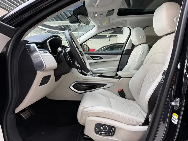 Jaguar F-Pace view 15