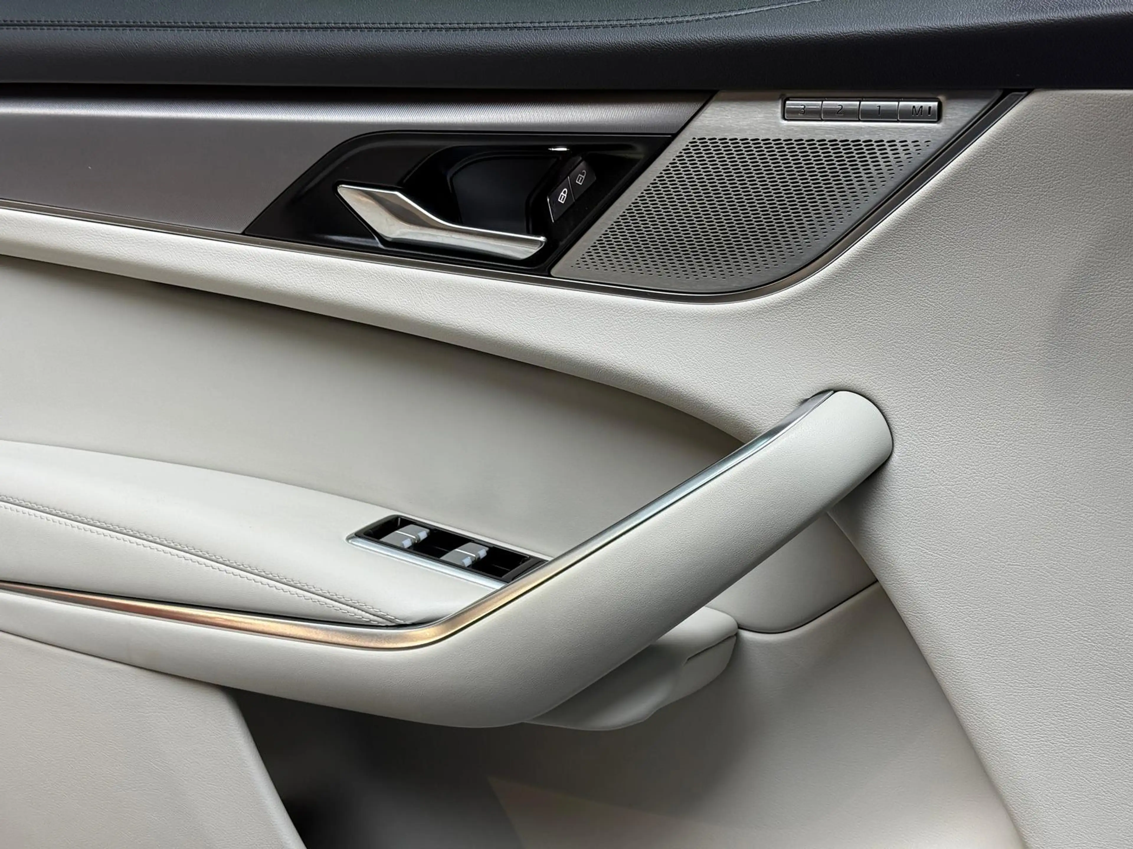 Jaguar F-Pace S AWD P400e*Pano*Massage*360*SitzKlima — photo 10