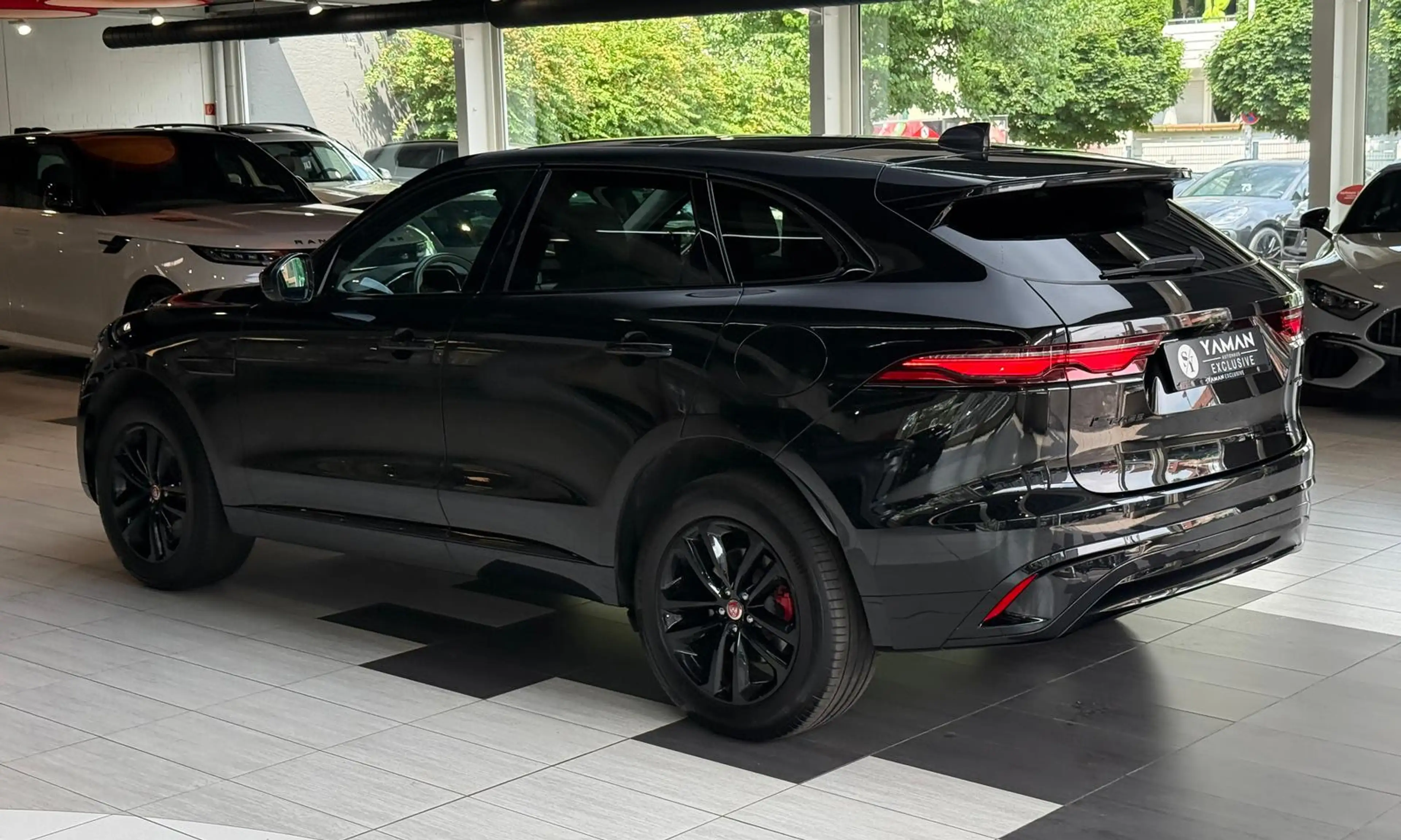 Jaguar F-Pace S AWD P400e*Pano*Massage*360*SitzKlima — photo 9