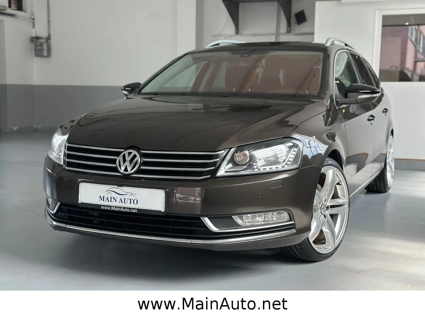 Volkswagen Passat Business Edition NAVI/Xenon/AHK/180°CAM Schwarz - 2