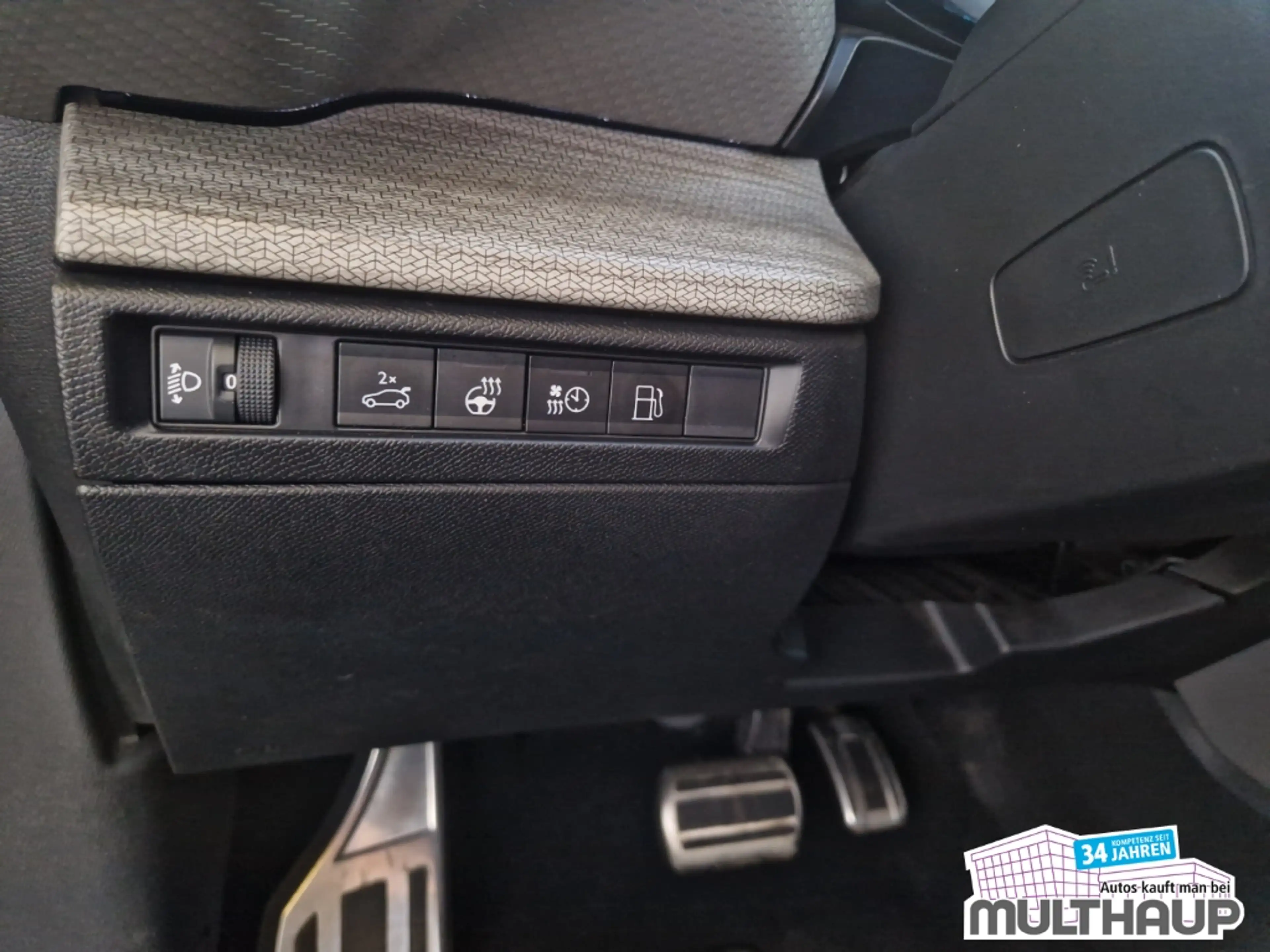 Citroen C5 X Shine Pack Plugi-In Hybrid 225 Klimasitze — photo 11