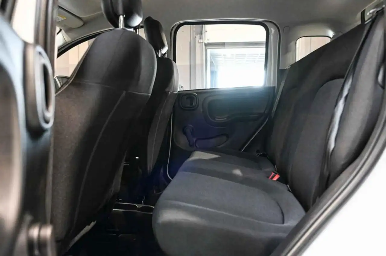 Fiat Panda Hybrid 1.0 70cv 13