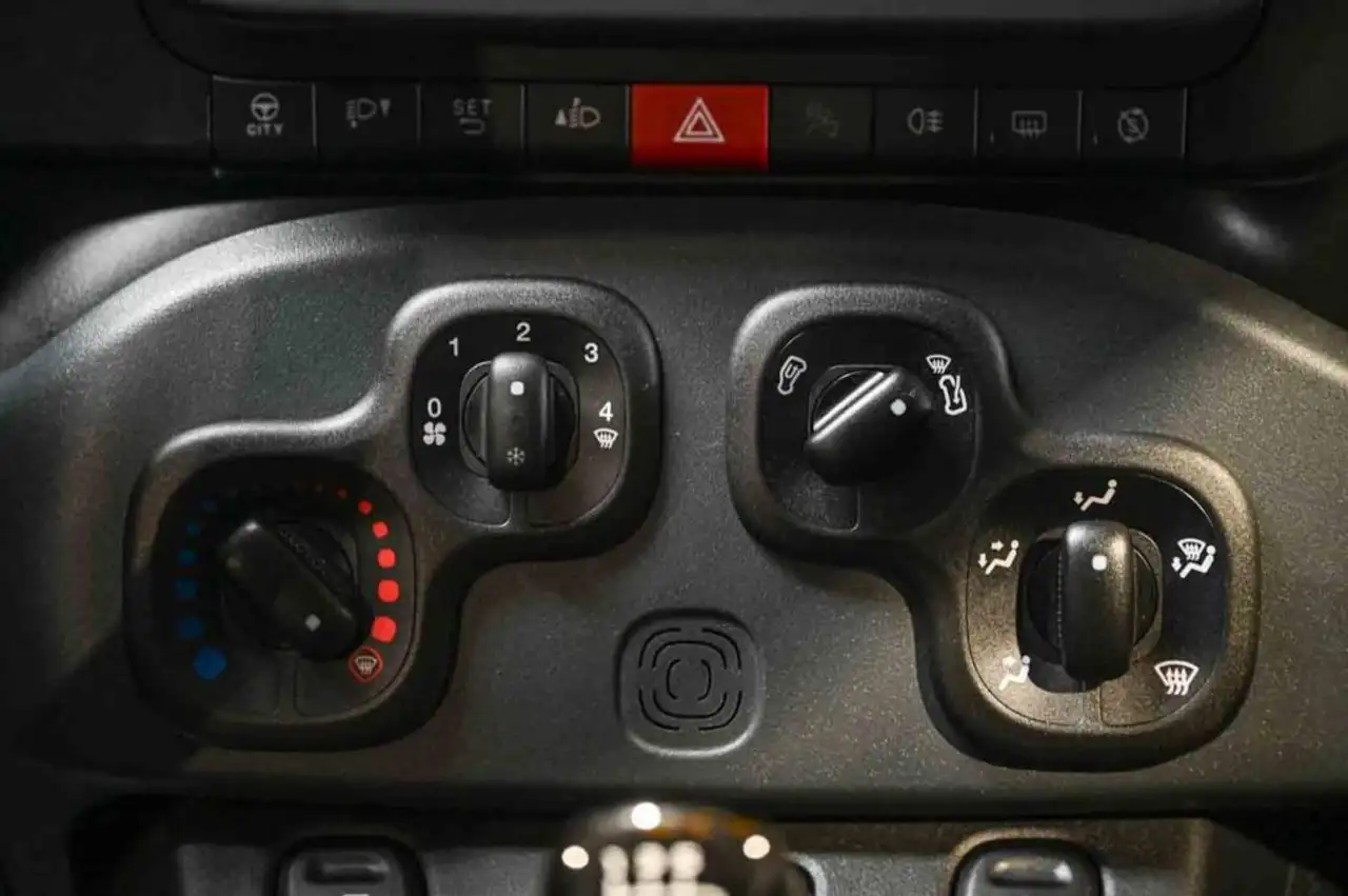 Fiat Panda Hybrid 1.0 70cv 17