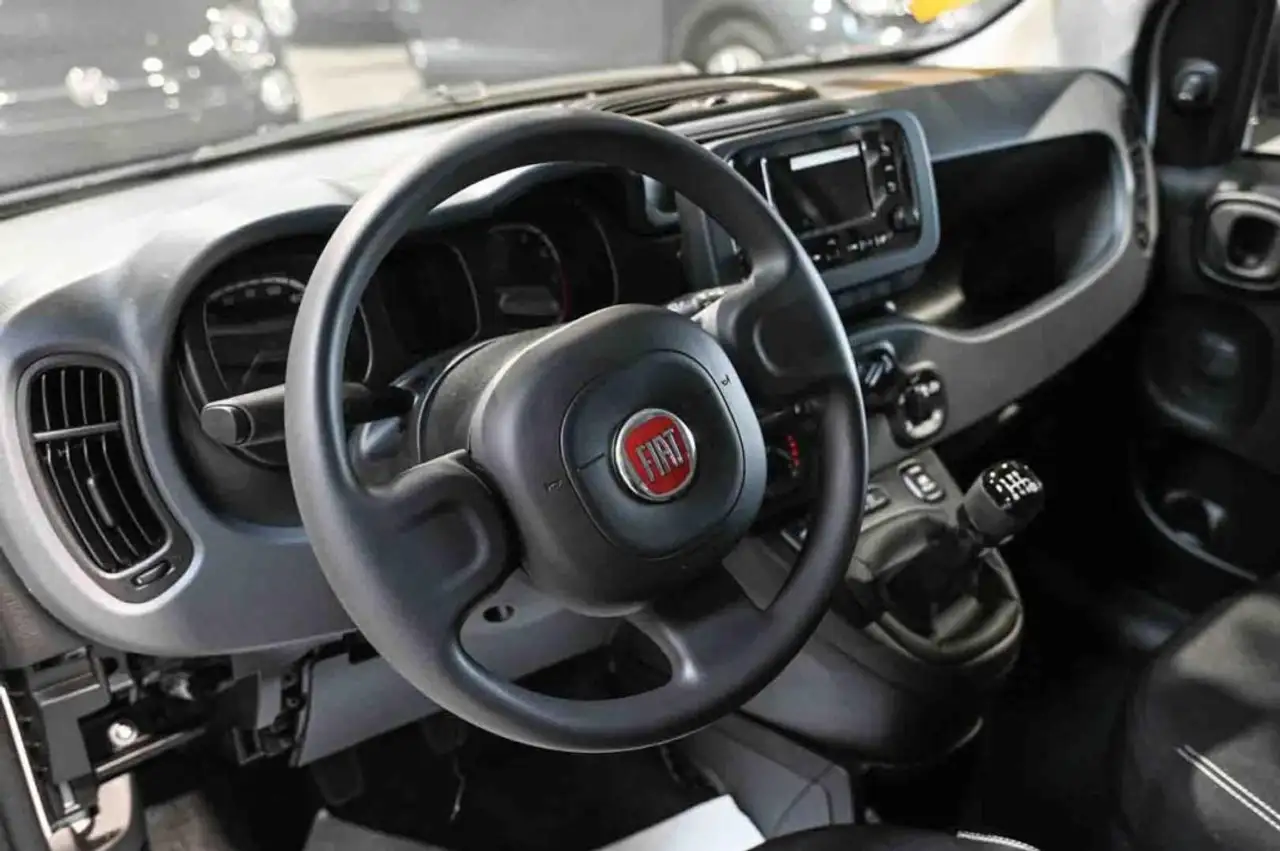 Fiat Panda Hybrid 1.0 70cv 10