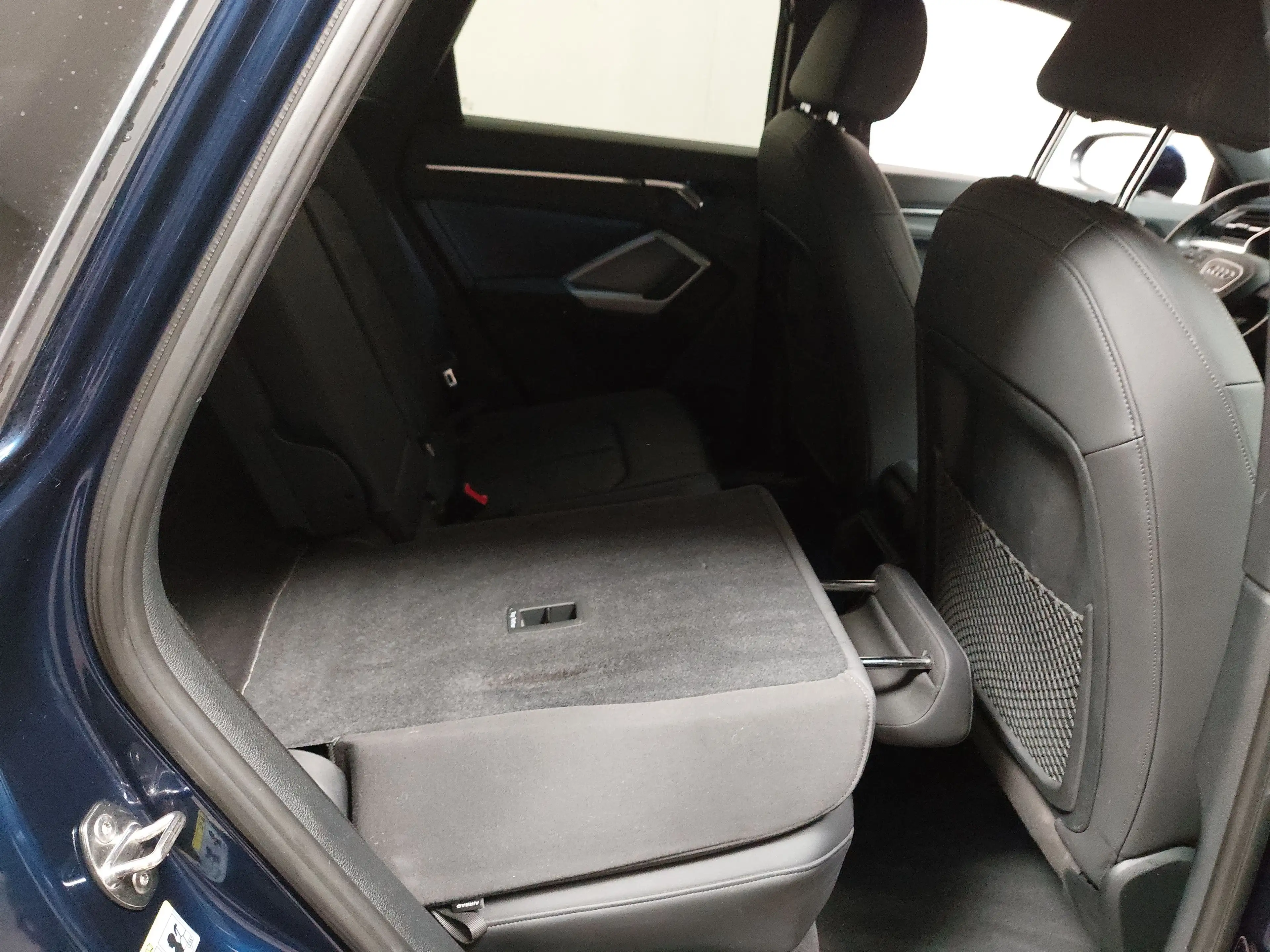 Audi Q3 40 TDI S-Line Leder Navi LED vc Shz AHK — photo 11