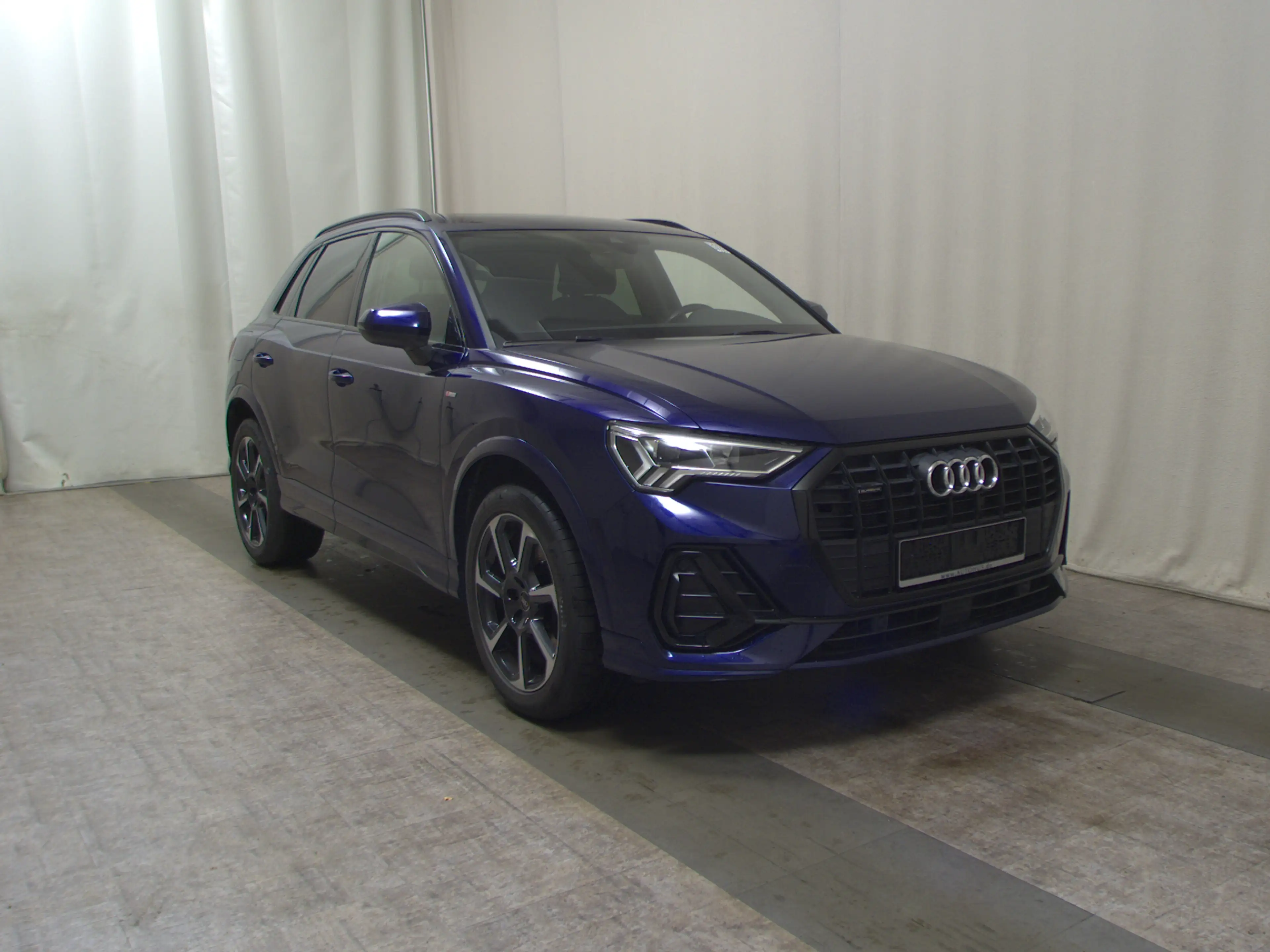 Audi Q3 40 TDI S-Line Leder Navi LED vc Shz AHK — photo 3