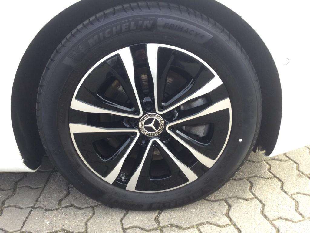 Mercedes-Benz A 220