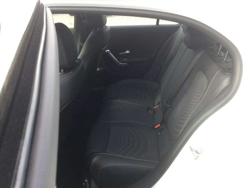 Mercedes-Benz A 220