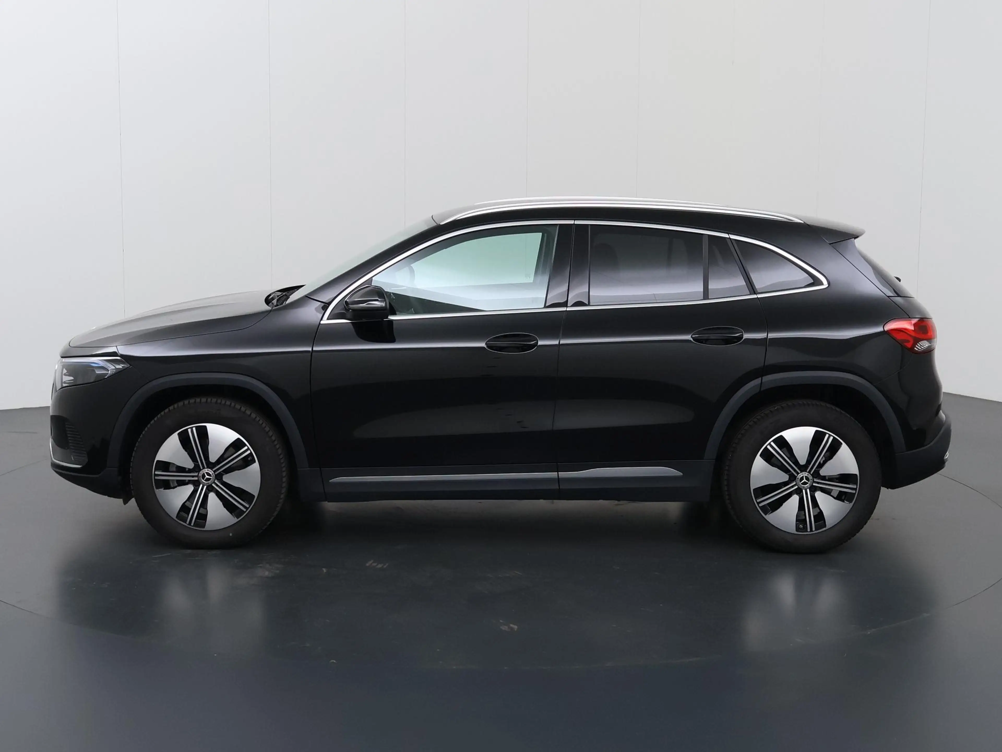 Mercedes-Benz EQA 250 Luxury 67 kWh | Trekhaak | Stoelverwarming | — photo 5