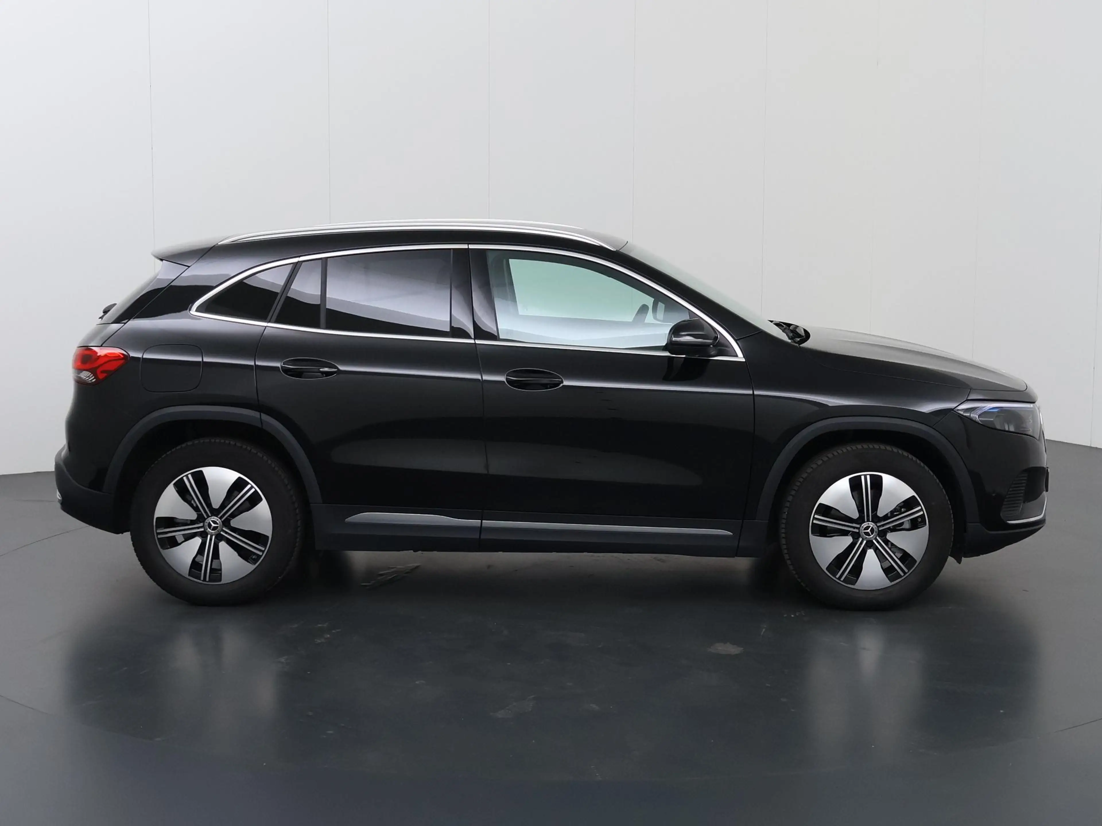 Mercedes-Benz EQA 250 Luxury 67 kWh | Trekhaak | Stoelverwarming | — photo 6