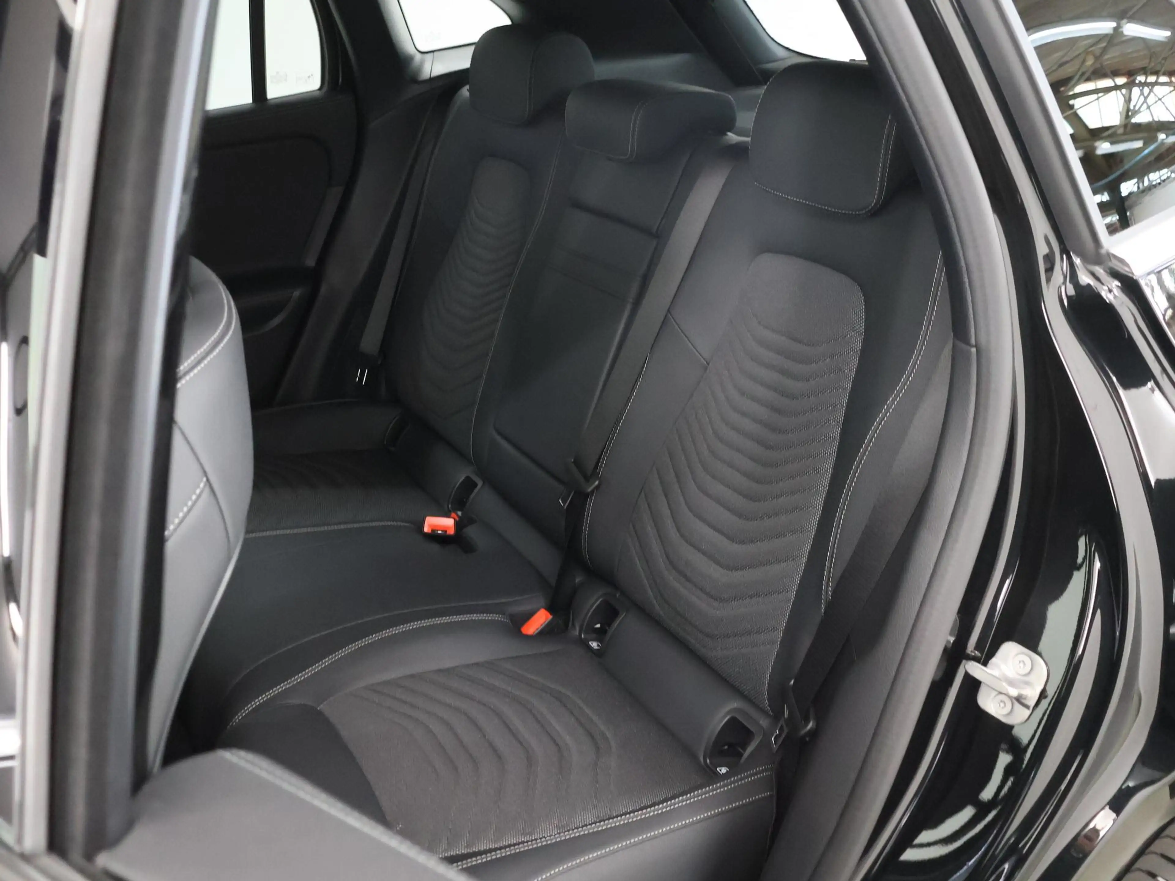 Mercedes-Benz EQA 250 Luxury 67 kWh | Trekhaak | Stoelverwarming | — photo 11