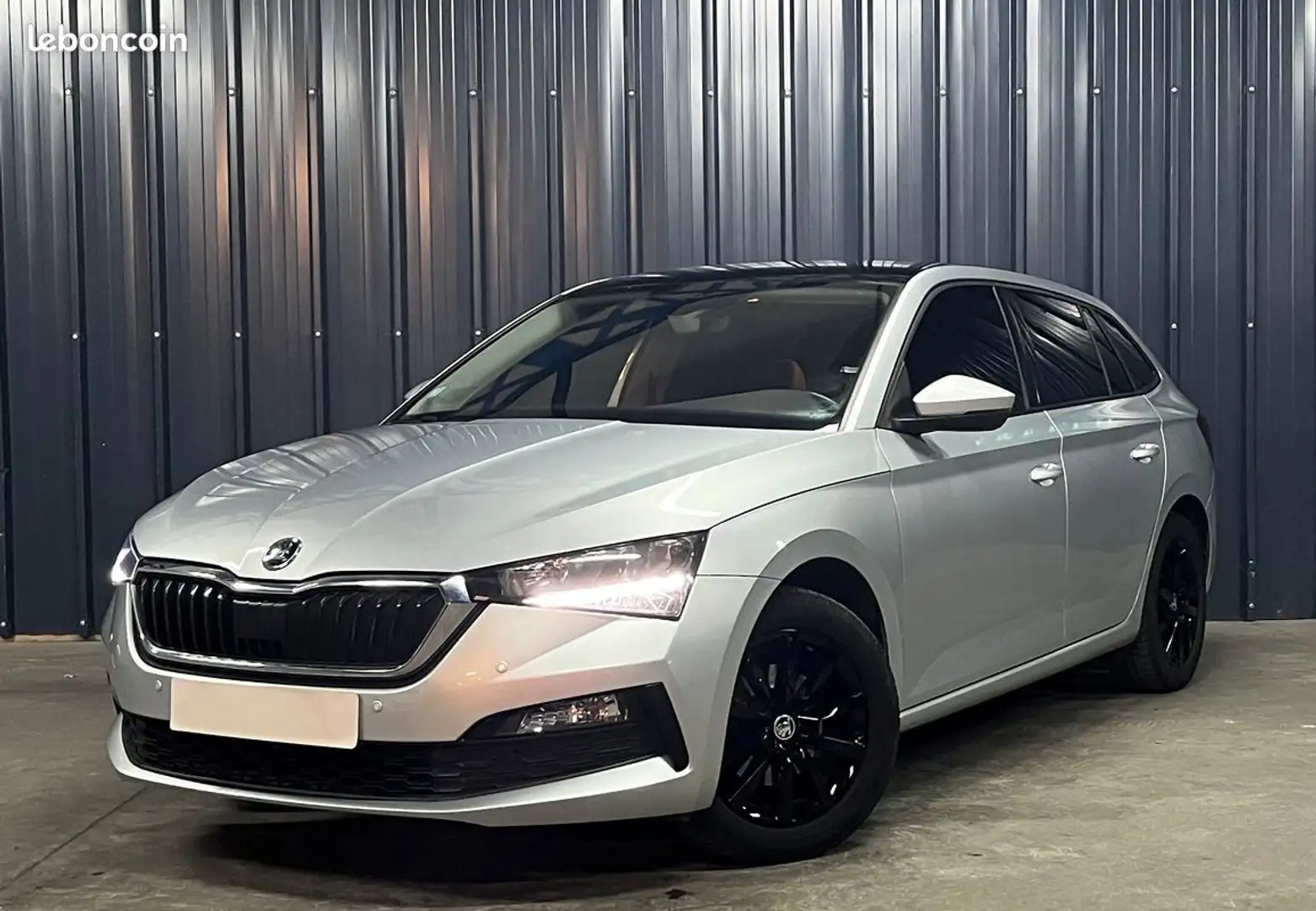 Skoda Scala 1.0 TSI 110ch DSG7 Garantie 1 An Carplay Caméra Sièges chauffants Gris - 1