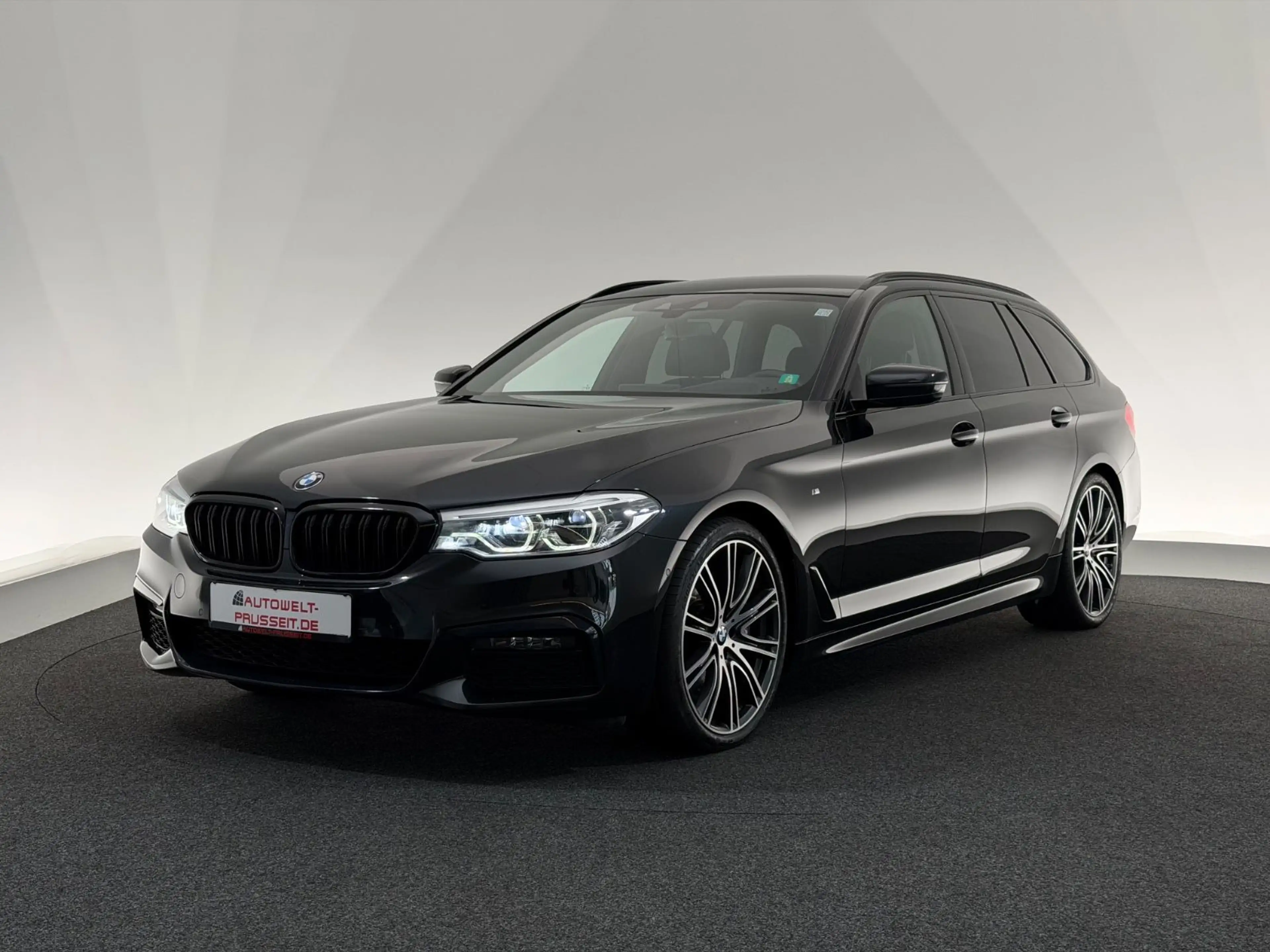 BMW 540 i Touring xDr*M SPORT*LED-R.KAM-HUD-SHZ-HiFi — photo 3