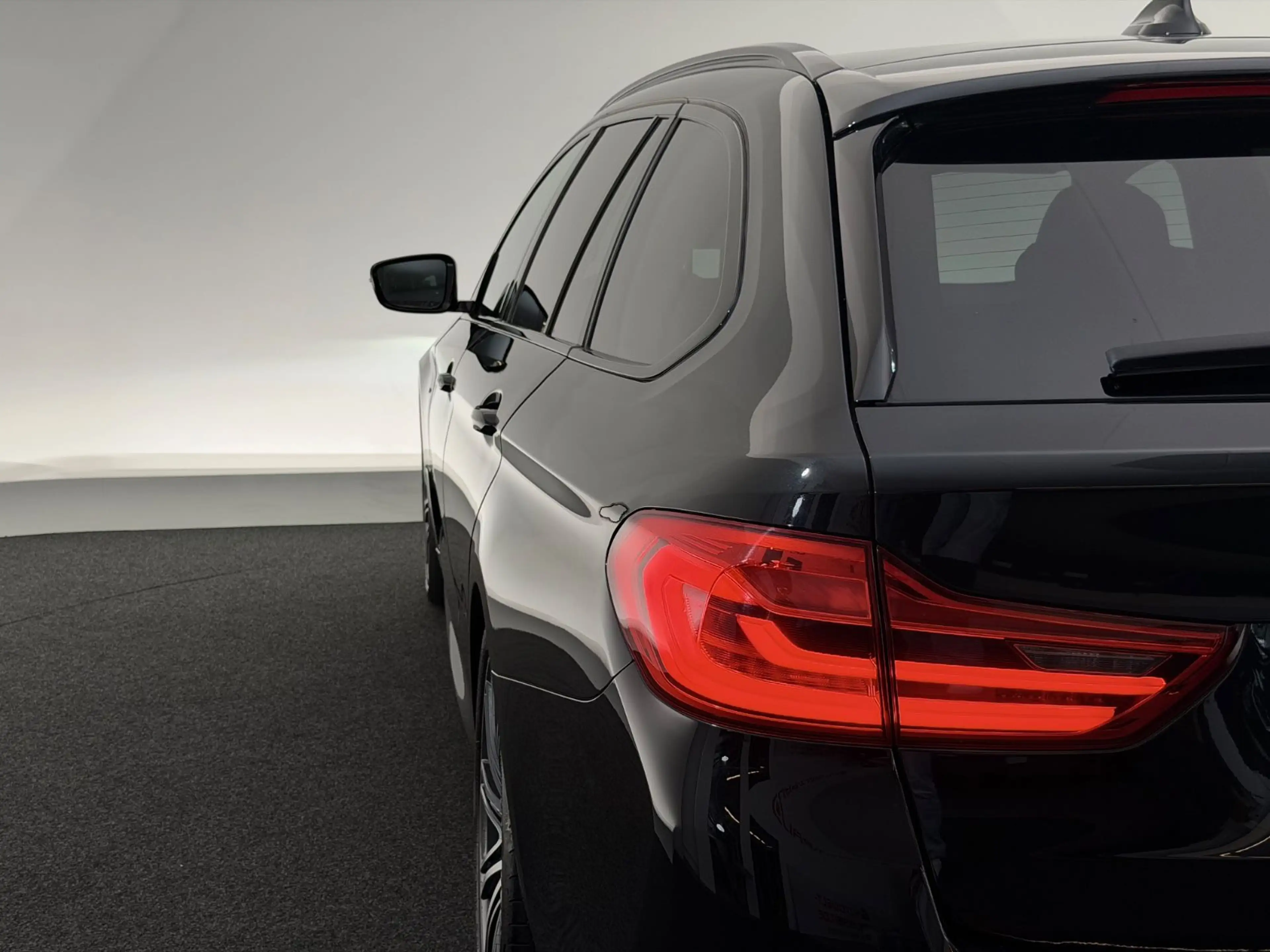 BMW 540 i Touring xDr*M SPORT*LED-R.KAM-HUD-SHZ-HiFi — photo 10