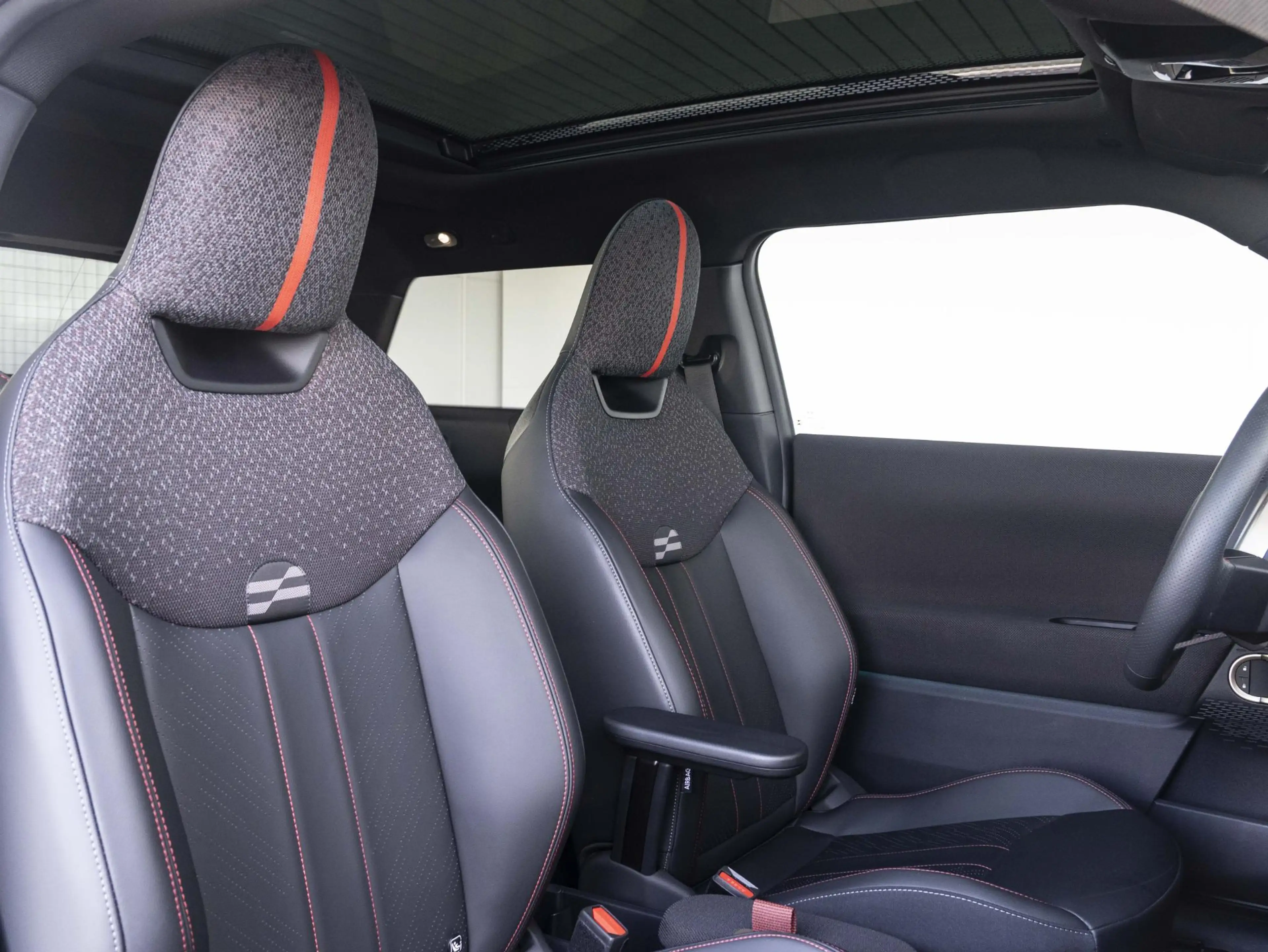 MINI Cooper SE 3-Deurs JCW | XL-pakket | HK | Adaptieve Cruise — photo 4
