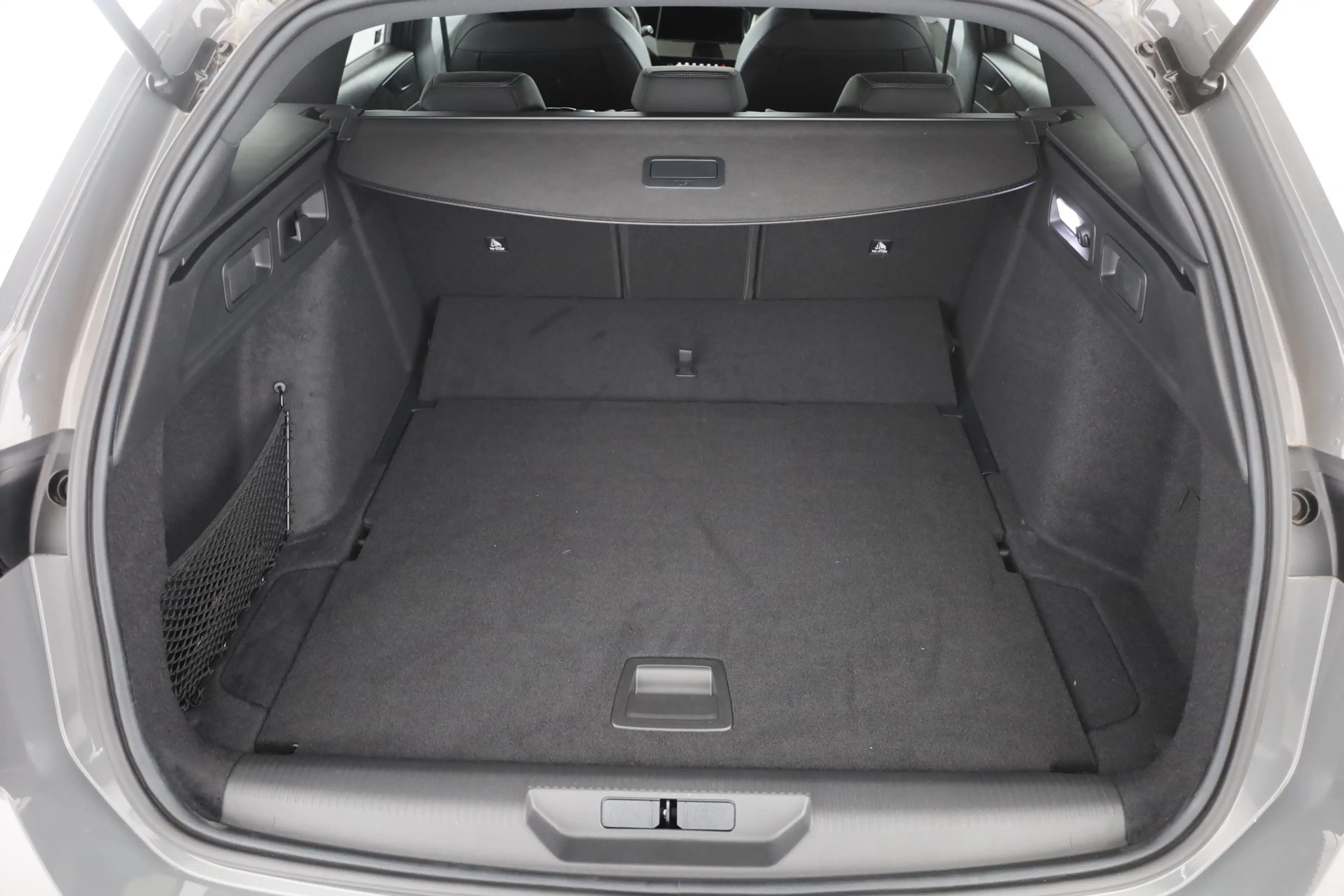 Peugeot 308 SW GT 1.5 Diesel 130 Matrix ACC Navi Kamera — photo 25