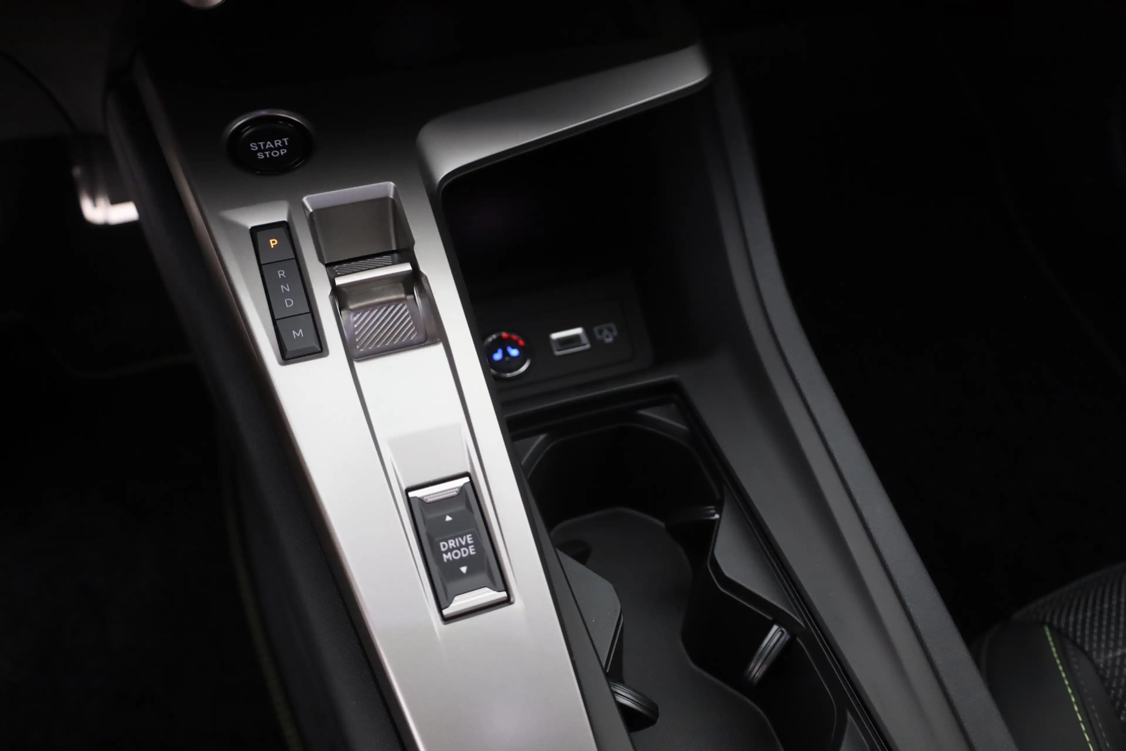 Peugeot 308 SW GT 1.5 Diesel 130 Matrix ACC Navi Kamera — photo 12
