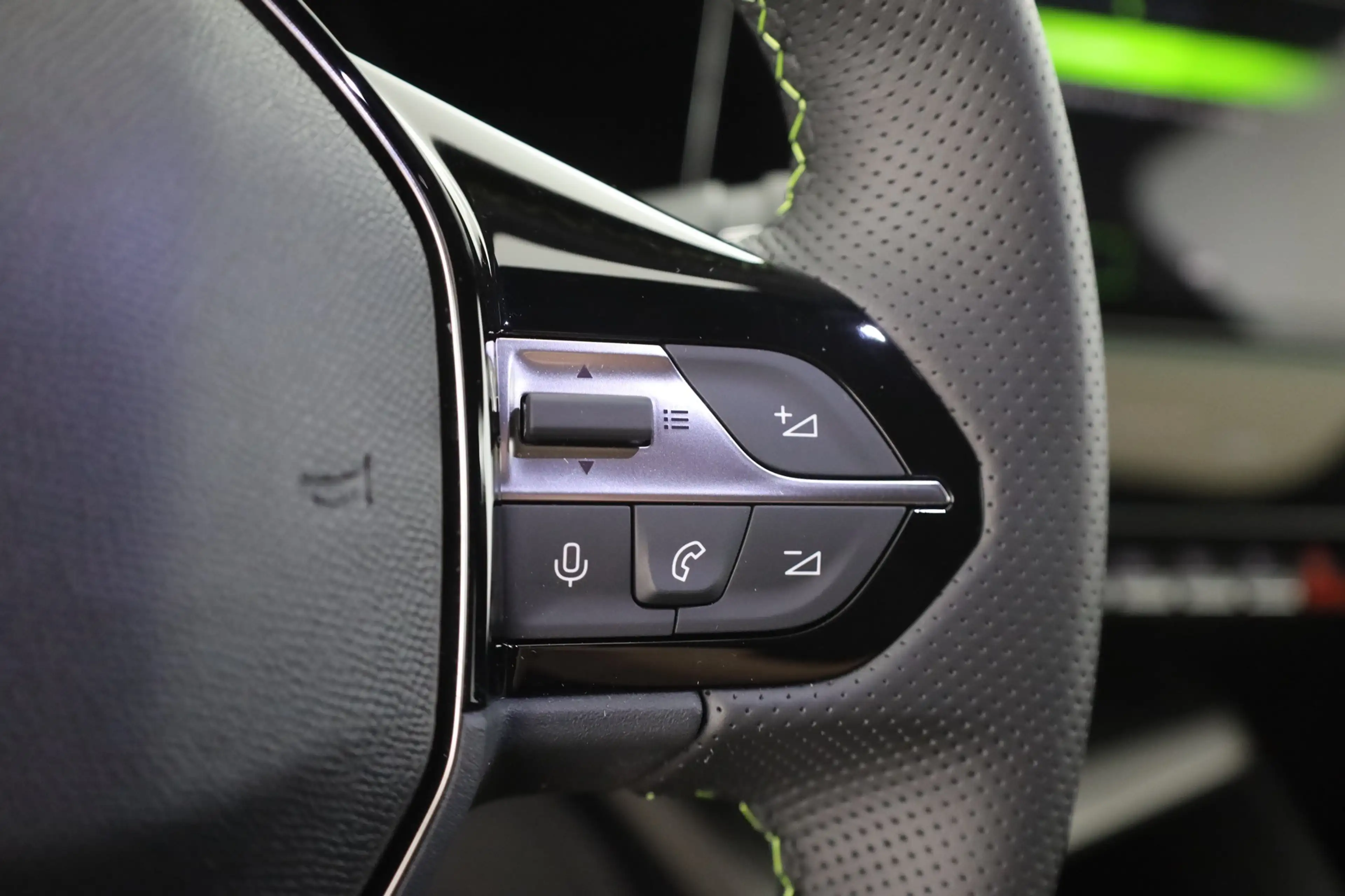 Peugeot 308 SW GT 1.5 Diesel 130 Matrix ACC Navi Kamera — photo 18