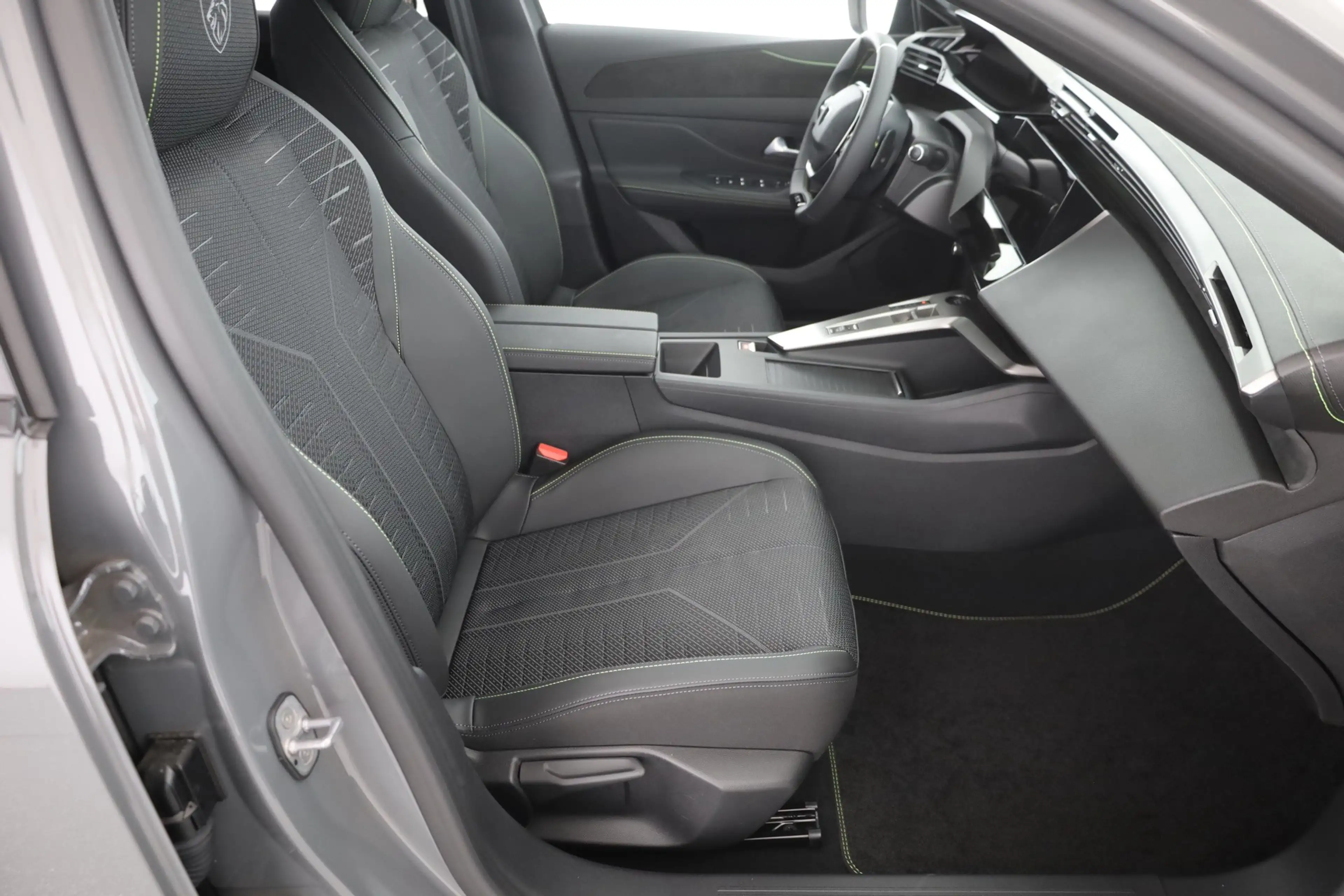 Peugeot 308 SW GT 1.5 Diesel 130 Matrix ACC Navi Kamera — photo 23