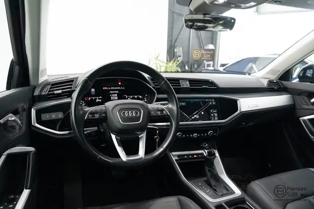Audi Q3 view 24