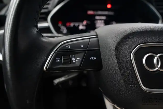 Audi Q3 view 30