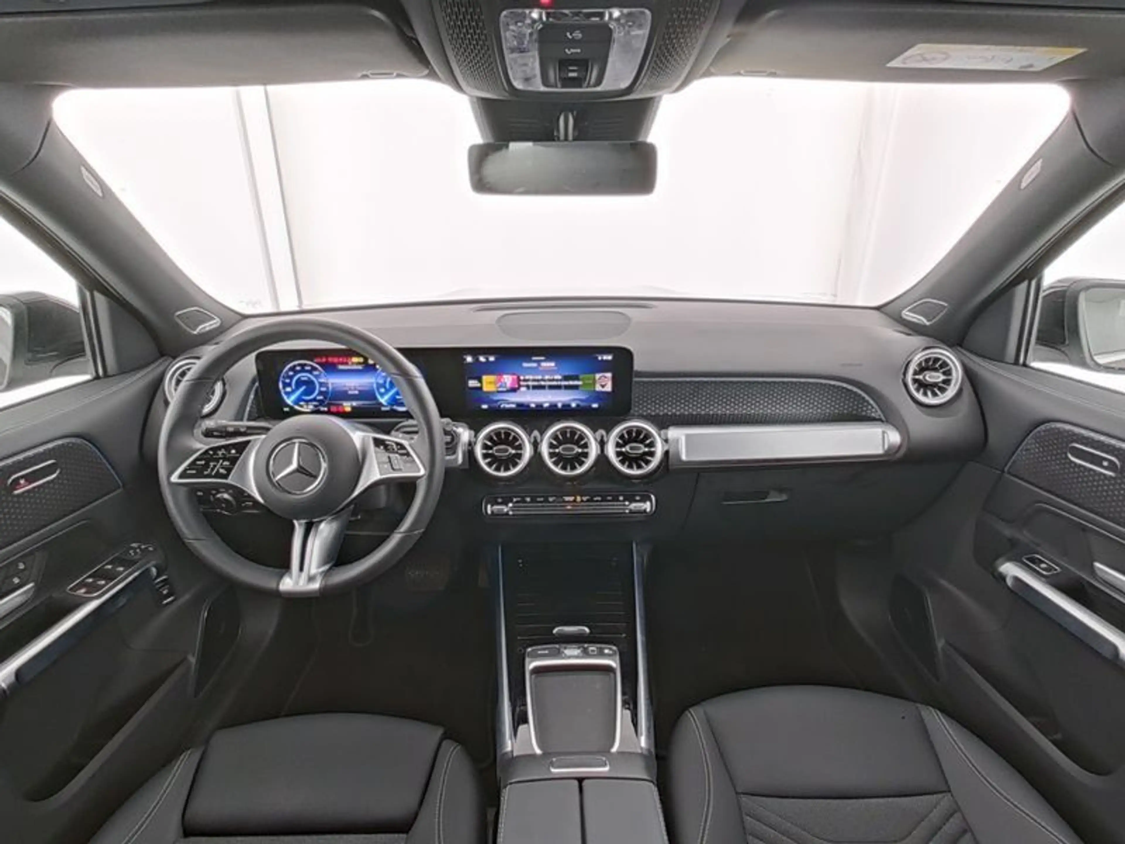 Mercedes-Benz EQB 300 4M PROG-ADV+ PANO FAP AHK BURMESTER WDGS — photo 9