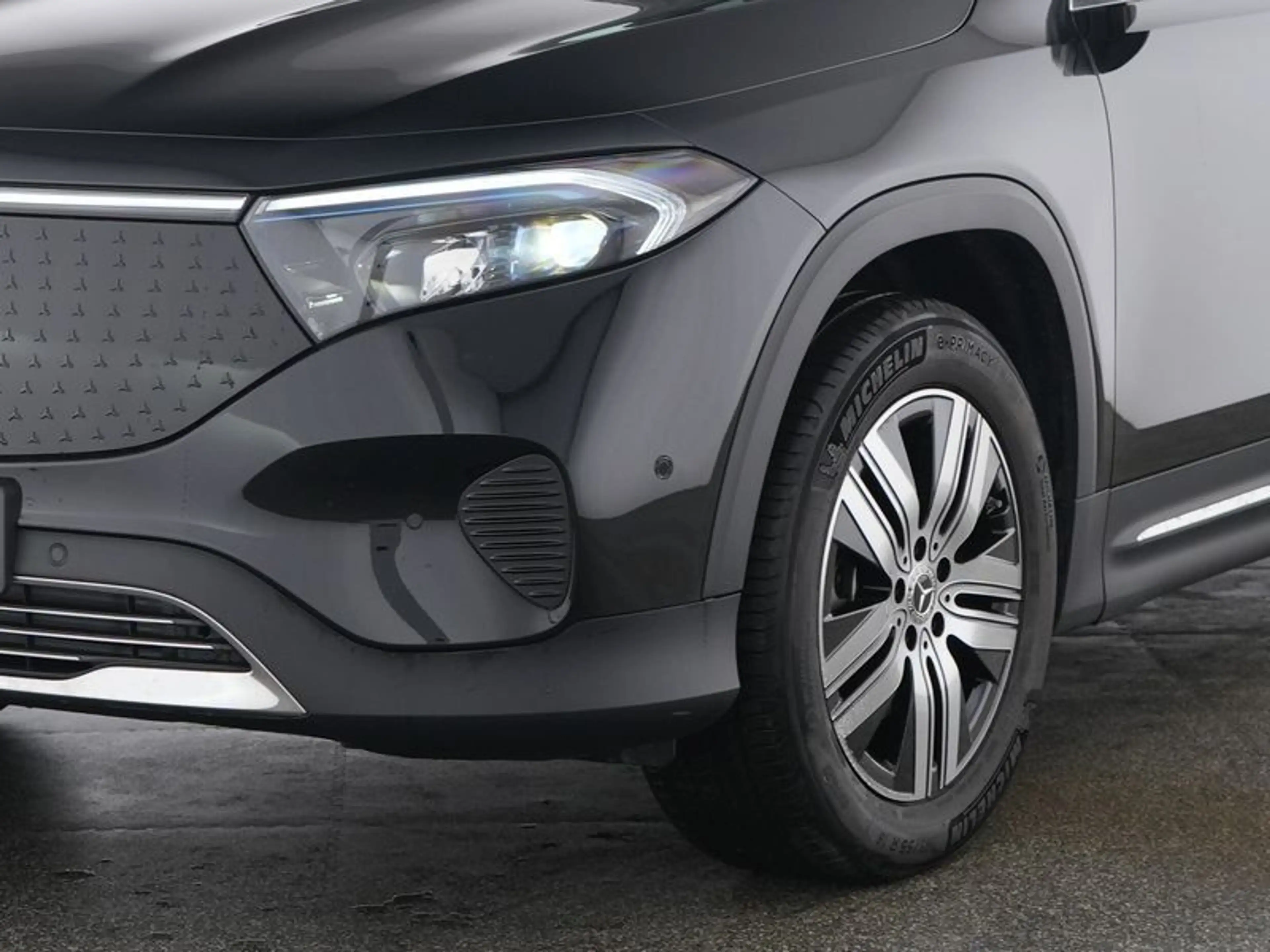 Mercedes-Benz EQB 300 4M PROG-ADV+ PANO FAP AHK BURMESTER WDGS — photo 3