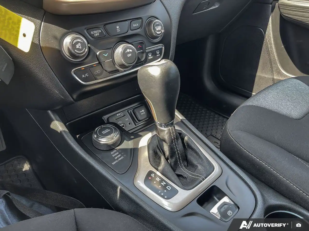 Jeep Cherokee photo Jeep Cherokee