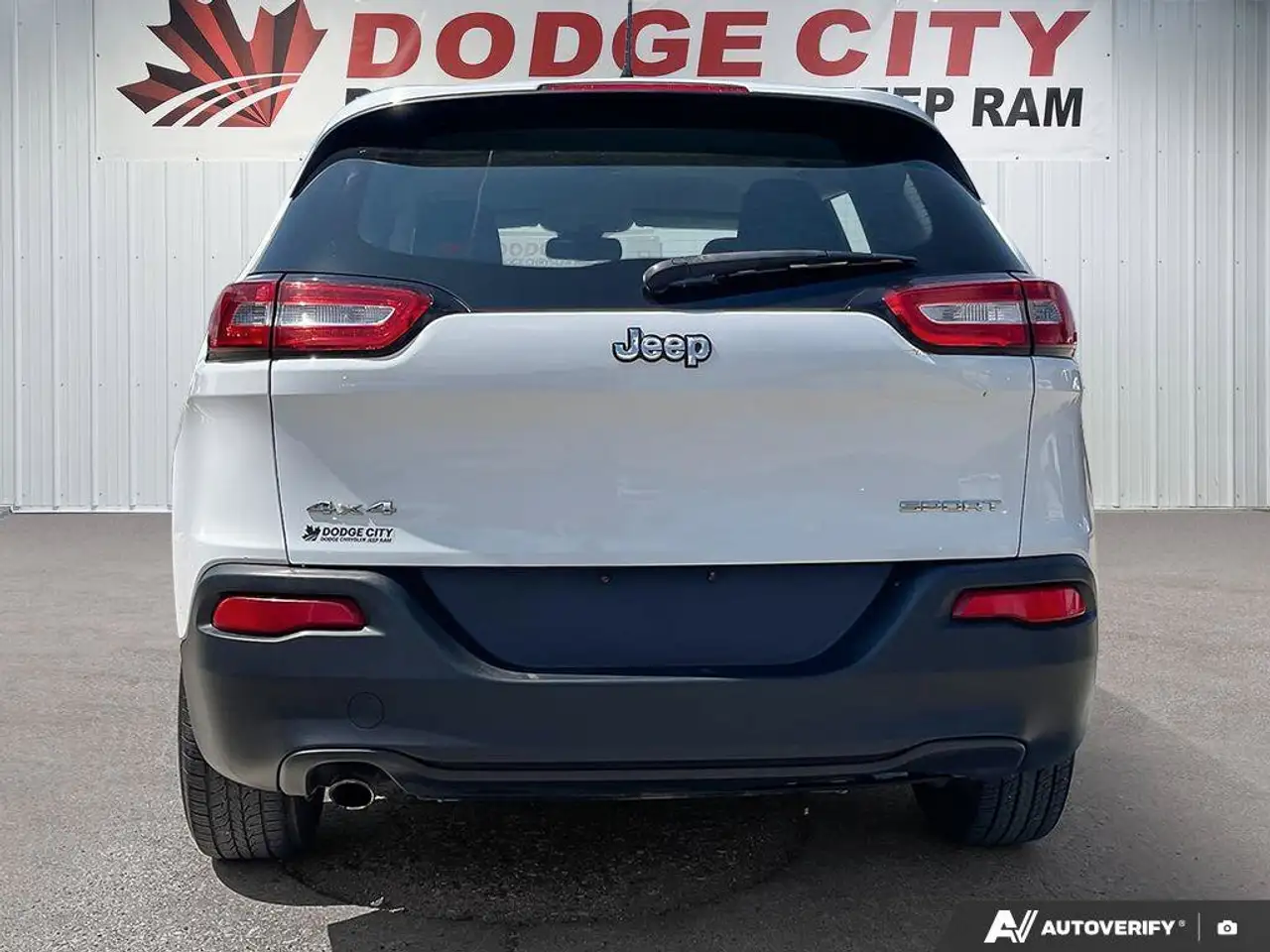Jeep Cherokee photo Jeep Cherokee