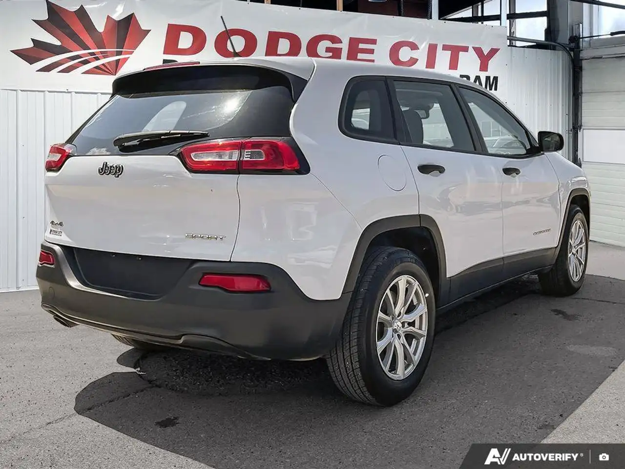 Jeep Cherokee photo Jeep Cherokee