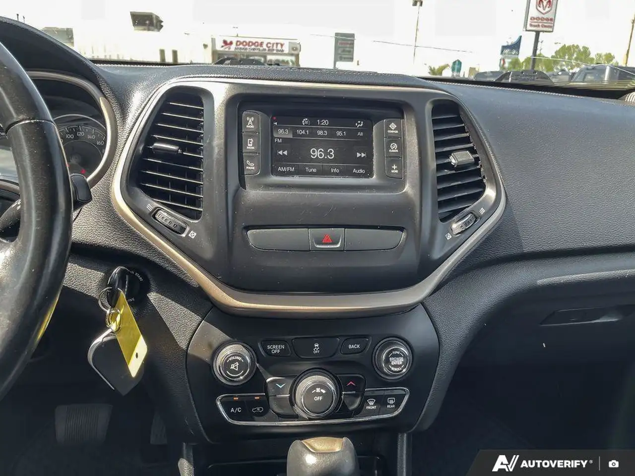 Jeep Cherokee photo Jeep Cherokee