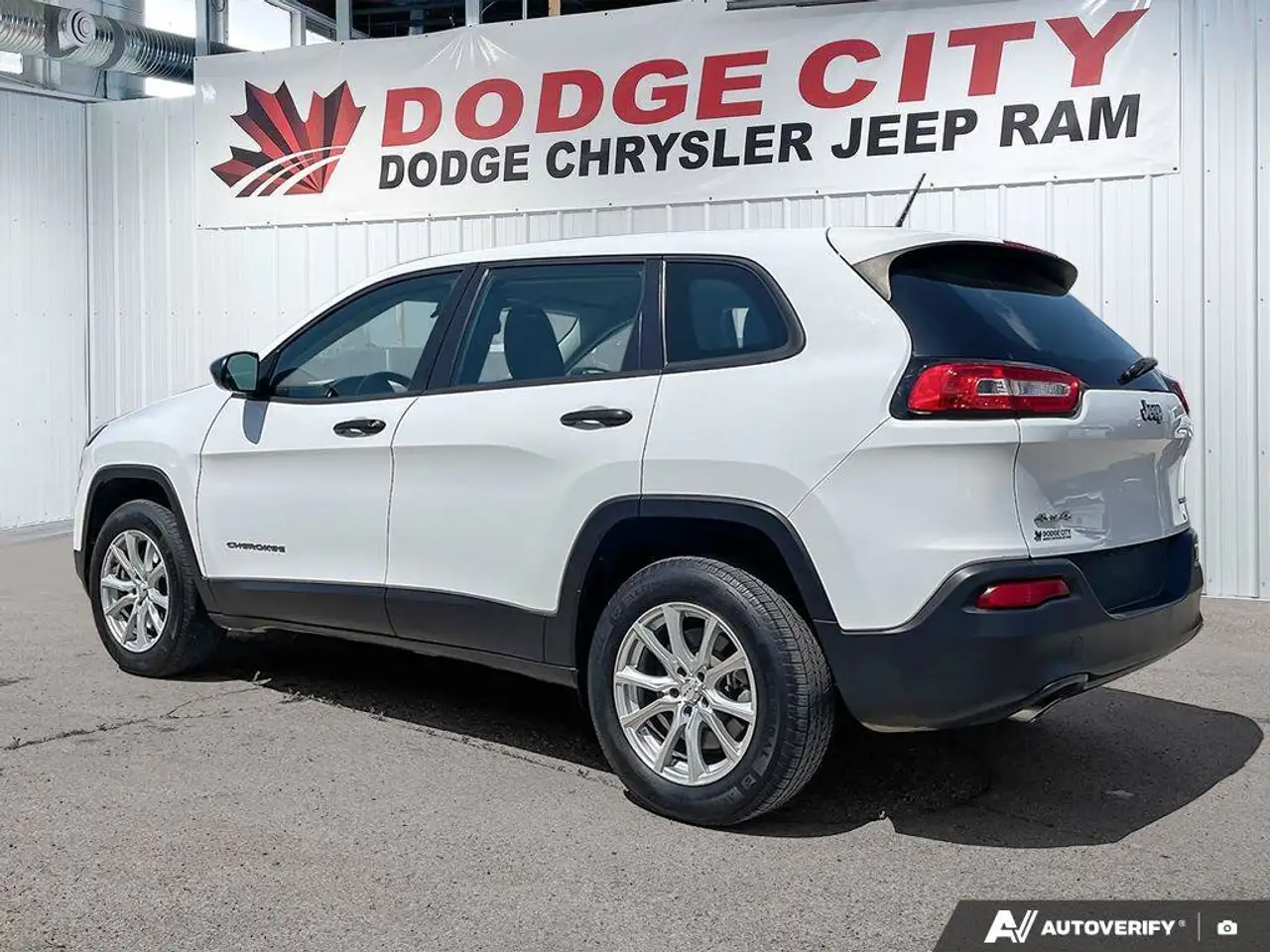 Jeep Cherokee photo Jeep Cherokee
