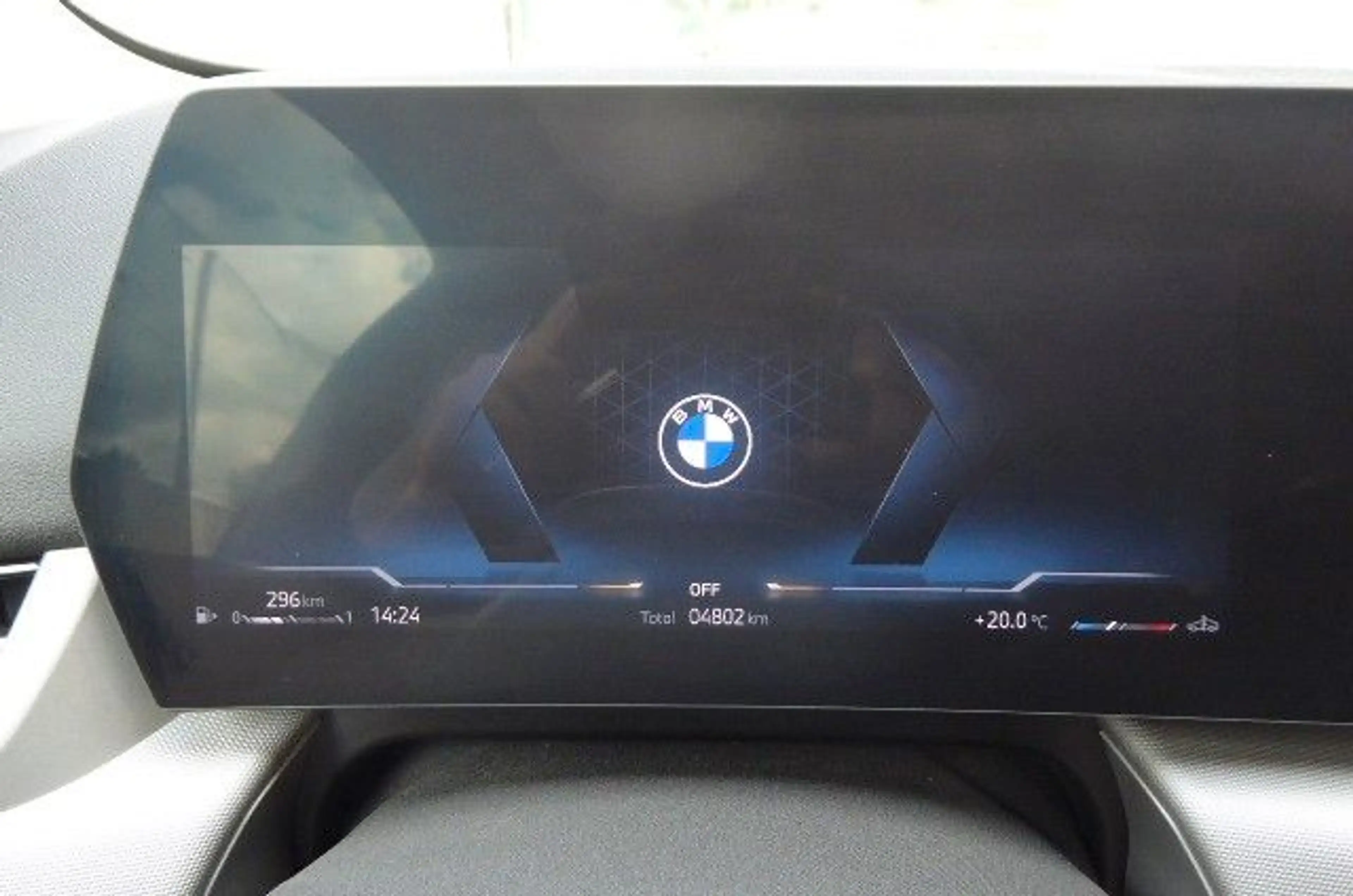 BMW 216 Active Tourer Smartphone Integration (Apple — photo 7