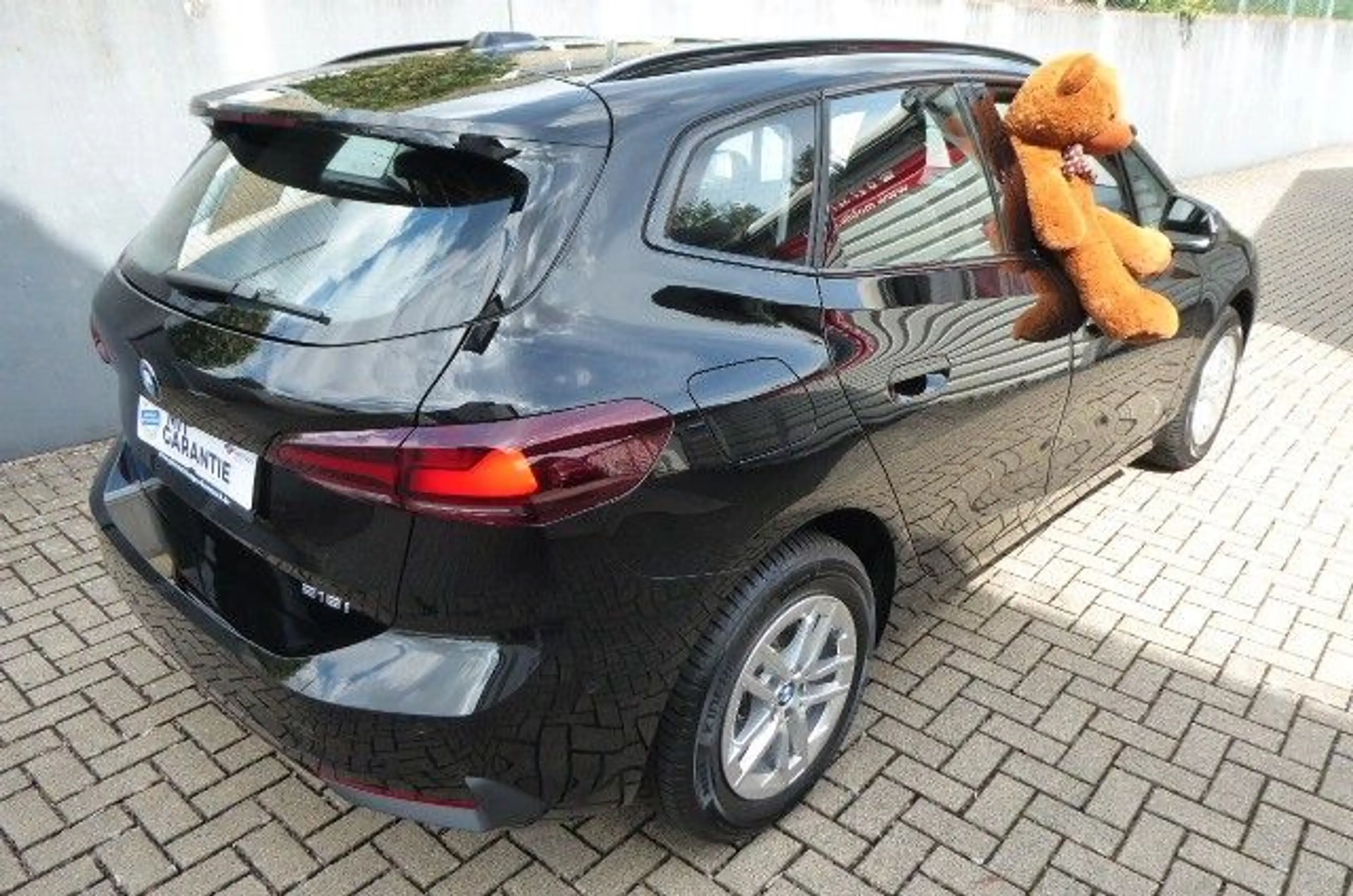 BMW 216 Active Tourer Smartphone Integration (Apple — photo 4