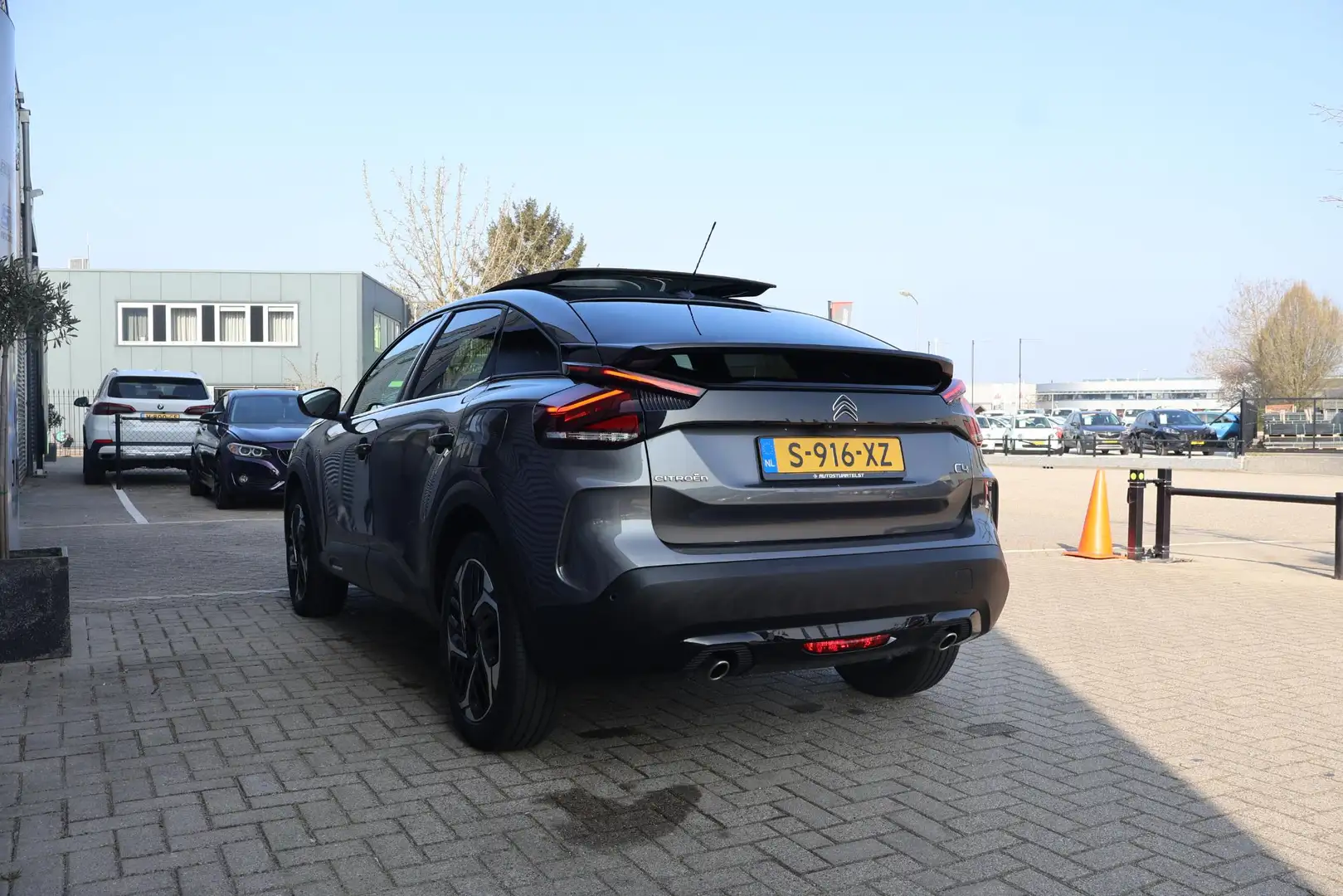 Citroen C4 1.2 Puretech Shine Pack Business Pano | Camera | S Grijs - 2