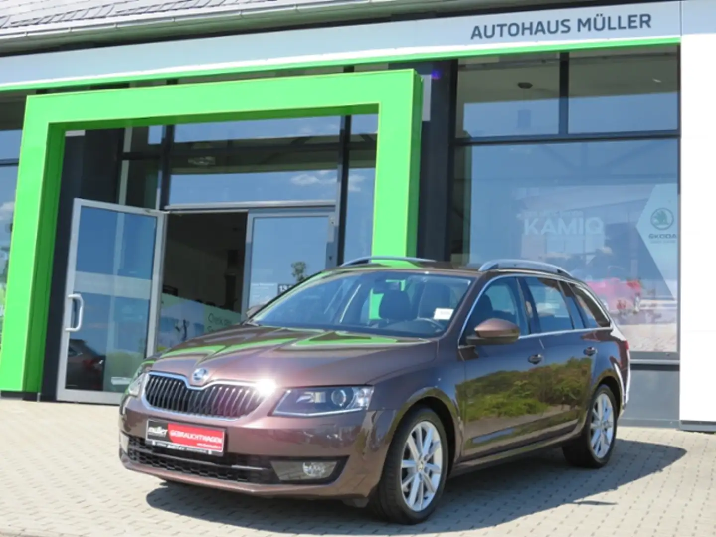 Skoda Octavia Combi Style 1.4TSI 110kW beh. FS NAVI Brun - 2