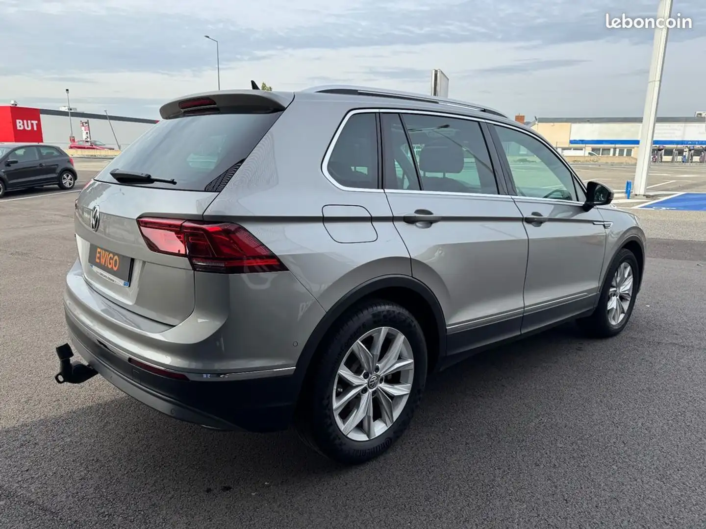 Volkswagen Tiguan 2.0 tdi 150 carat exclusive dsg bva Grijs - 2