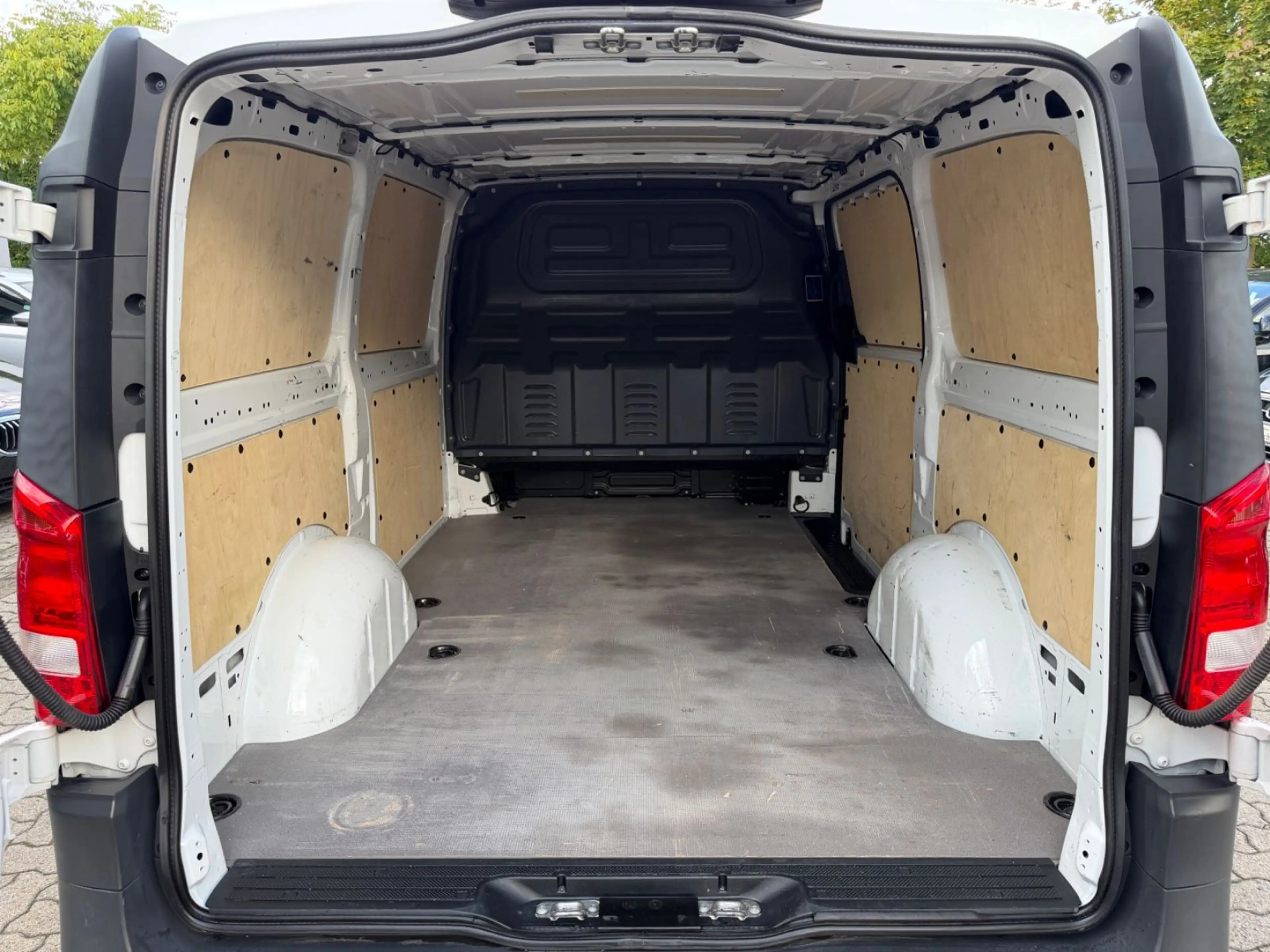 Mercedes-Benz Vito Kasten 116 CDI RWD lang PRO — photo 9