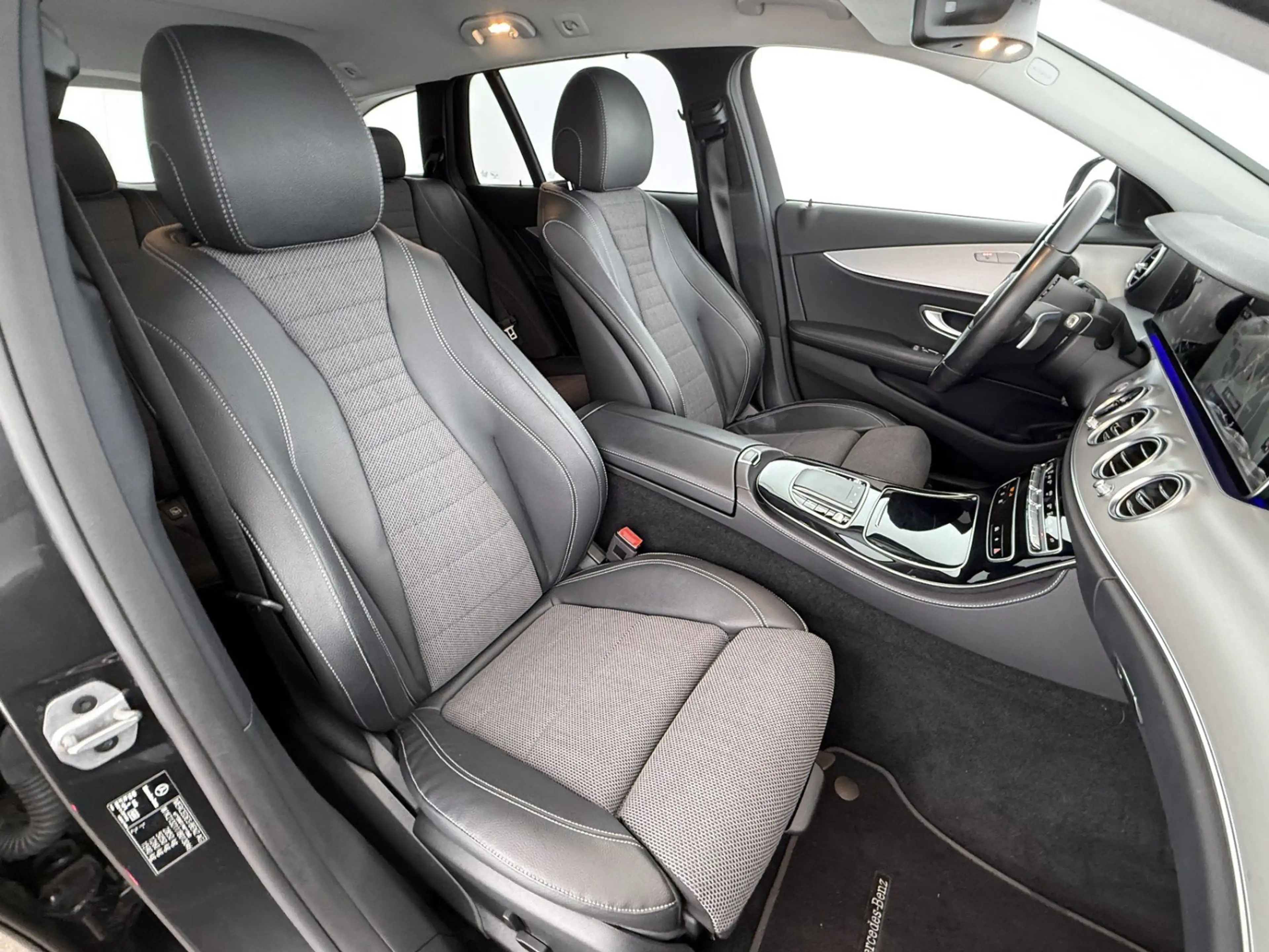 Mercedes-Benz E 300 de 4Matic Avantgarde Aut LED 360-CAM RADAR — photo 15