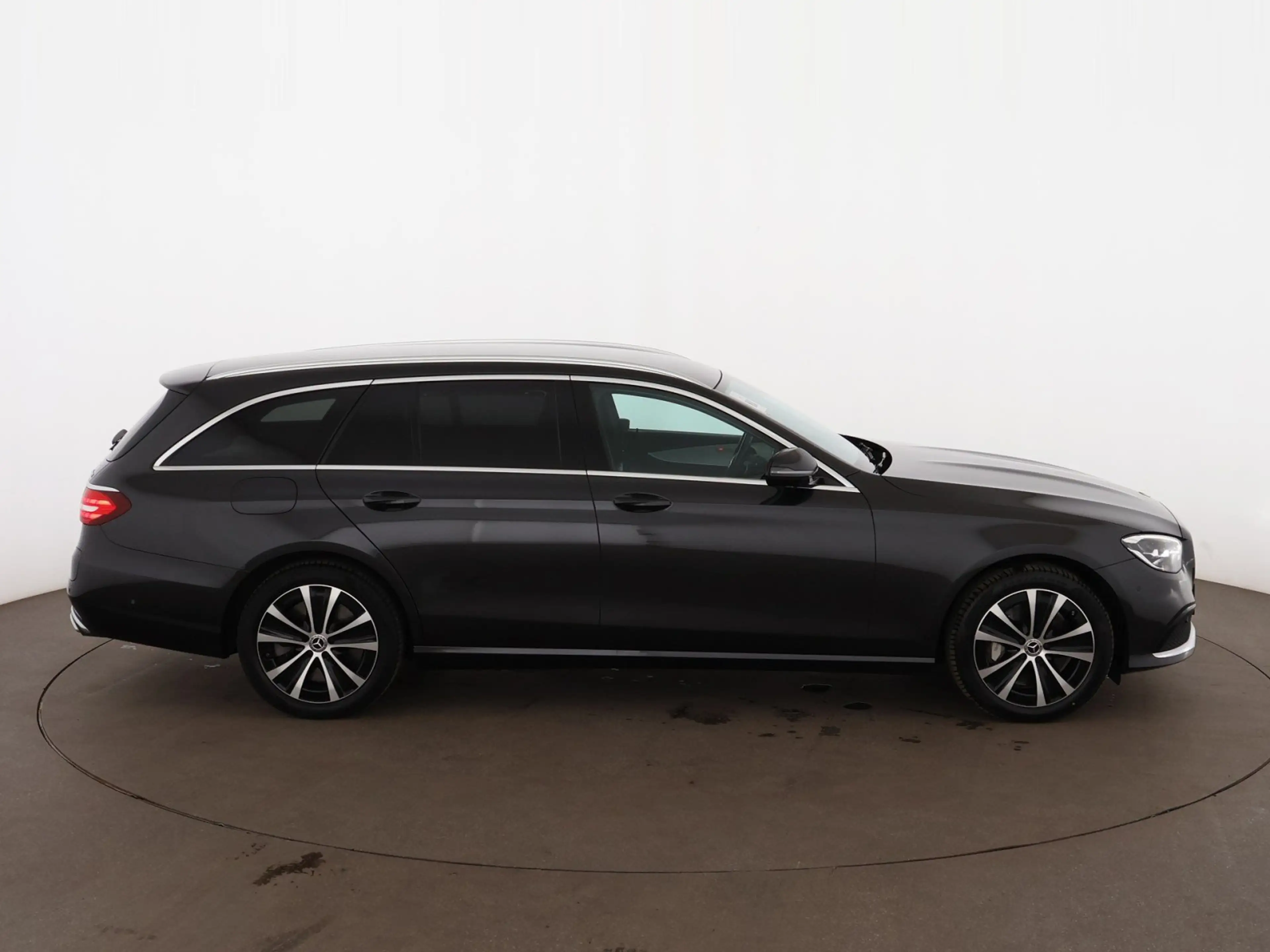 Mercedes-Benz E 300 de 4Matic Avantgarde Aut LED 360-CAM RADAR — photo 9
