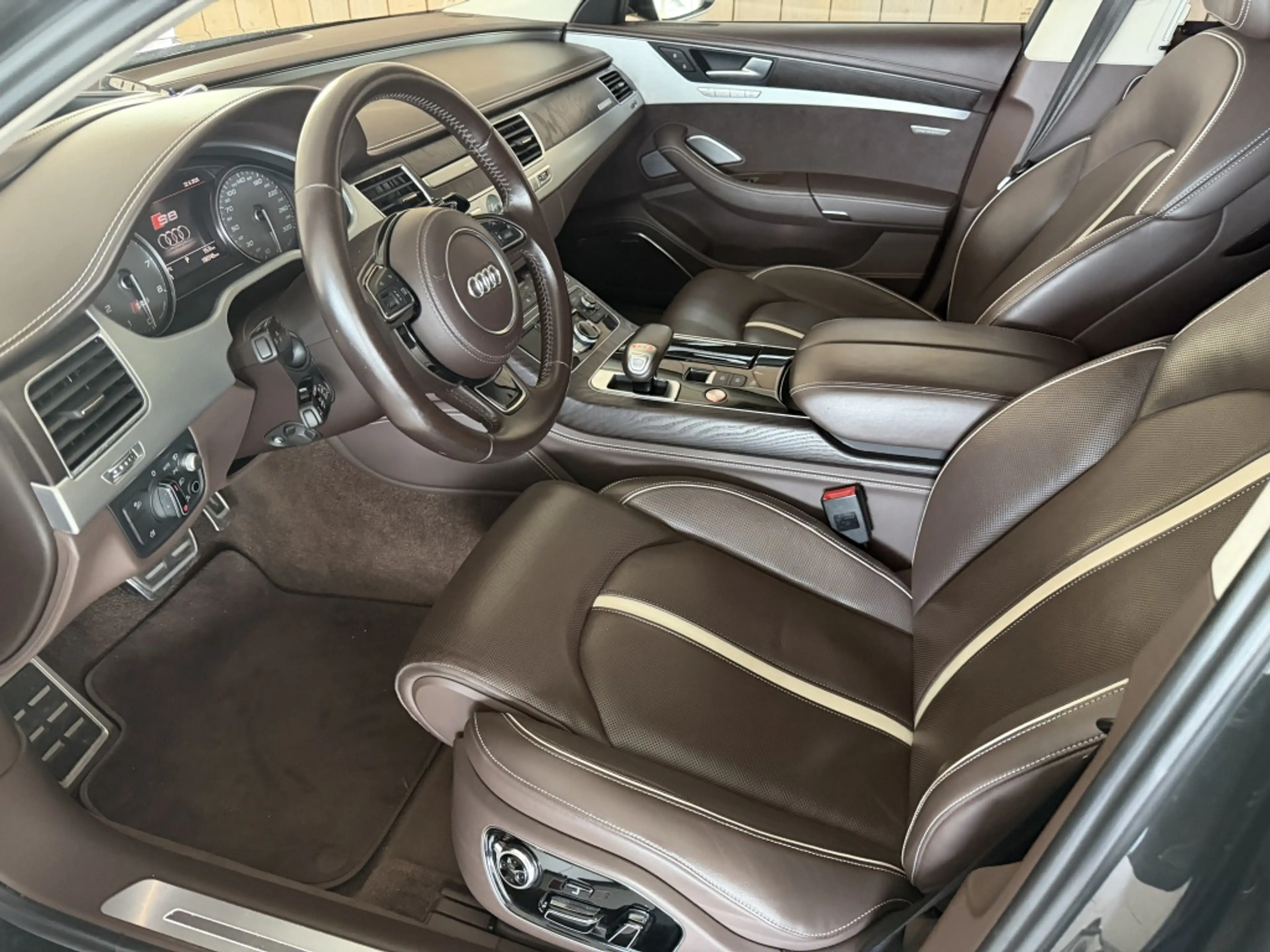 Audi S8 4.0 TFSI S8 pl q PL+ — photo 5