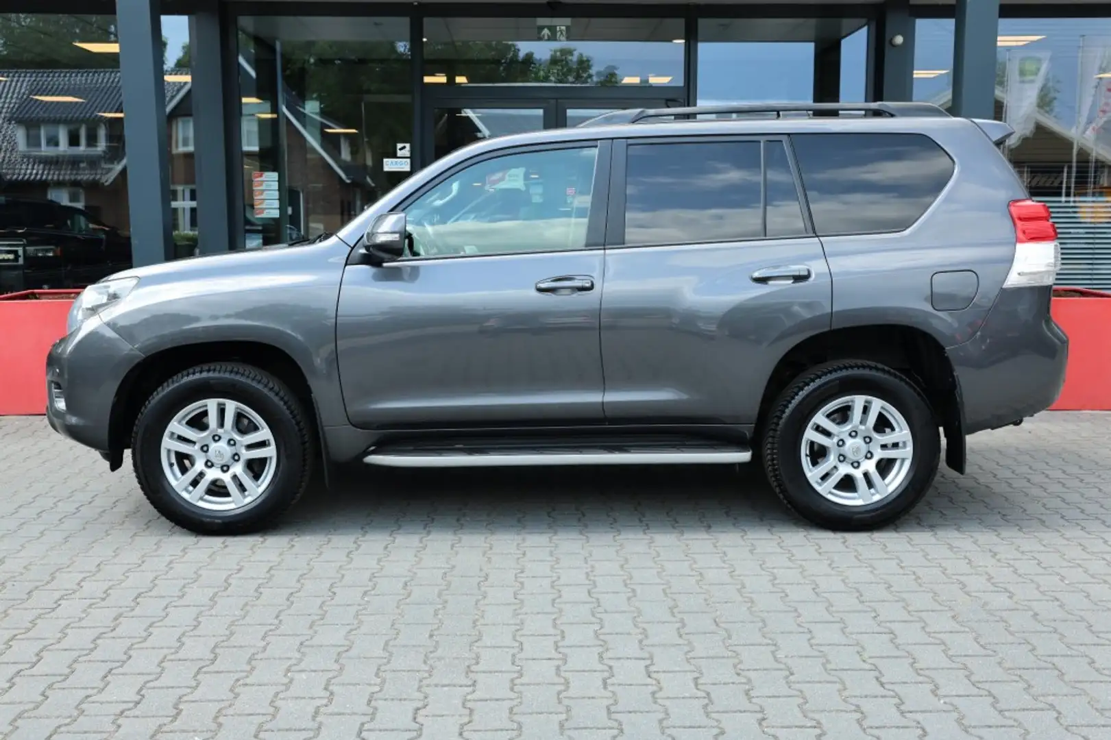 Toyota Land Cruiser 3.0 D-4D 5DRS VX A/T VAN MARGE Gri - 2