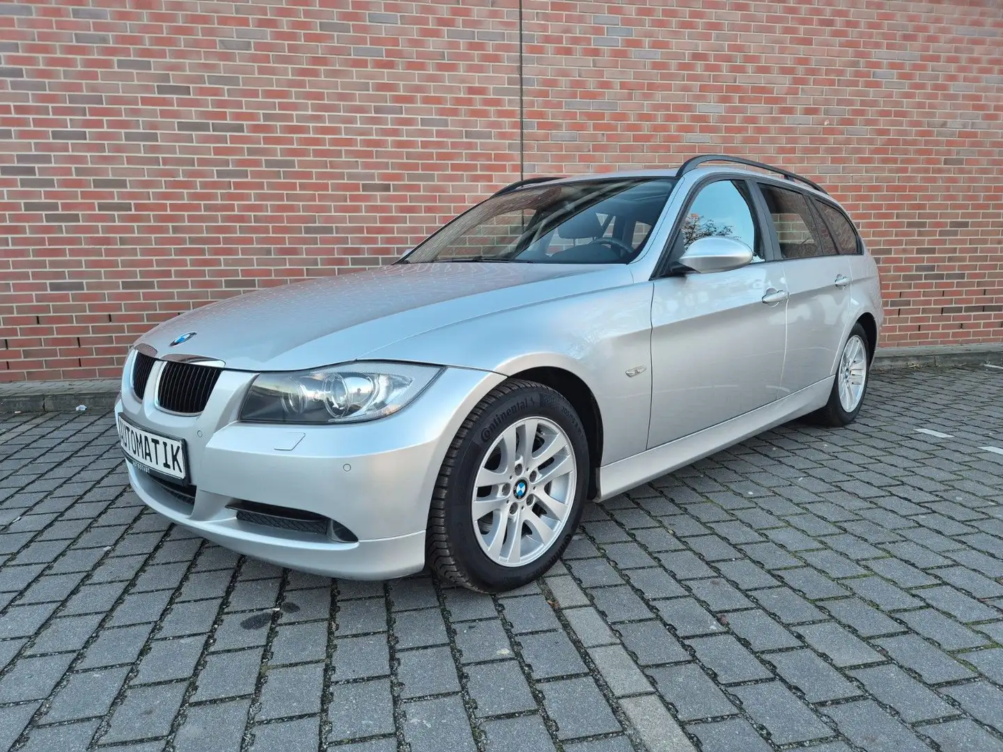 BMW 320 i Touring E91, AUTOMATIK, NAVI, XENON, 1.HAND Silber - 1
