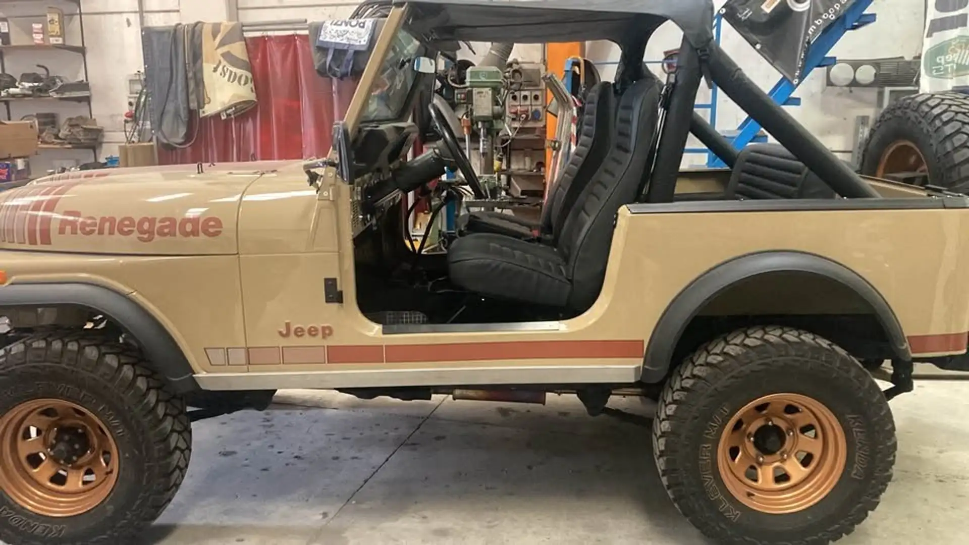Jeep CJ-7 RENEGADE bež - 2