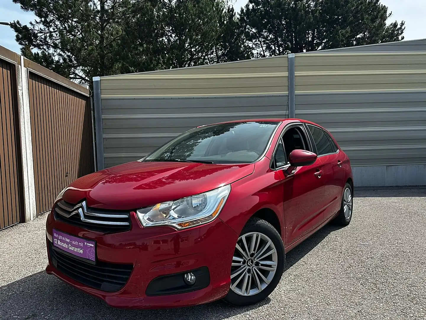 Citroen C4 1,6 e-HDi 110 Airdream EGS6 Jubiläums Collection Rot - 1