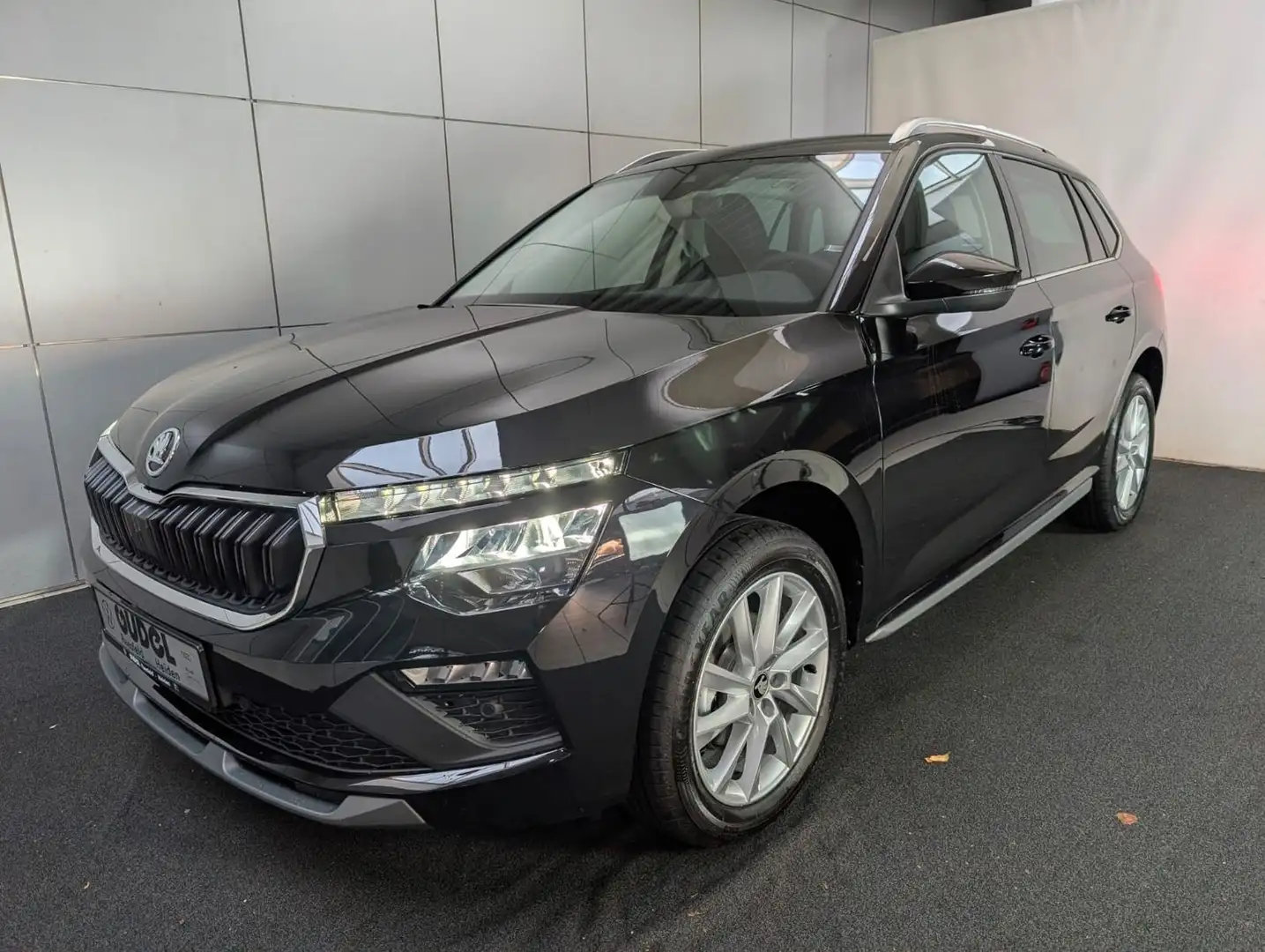 Skoda Kamiq 1.5TSI DSG"Selection"AHK App LaneASS Kamera Zwart - 2