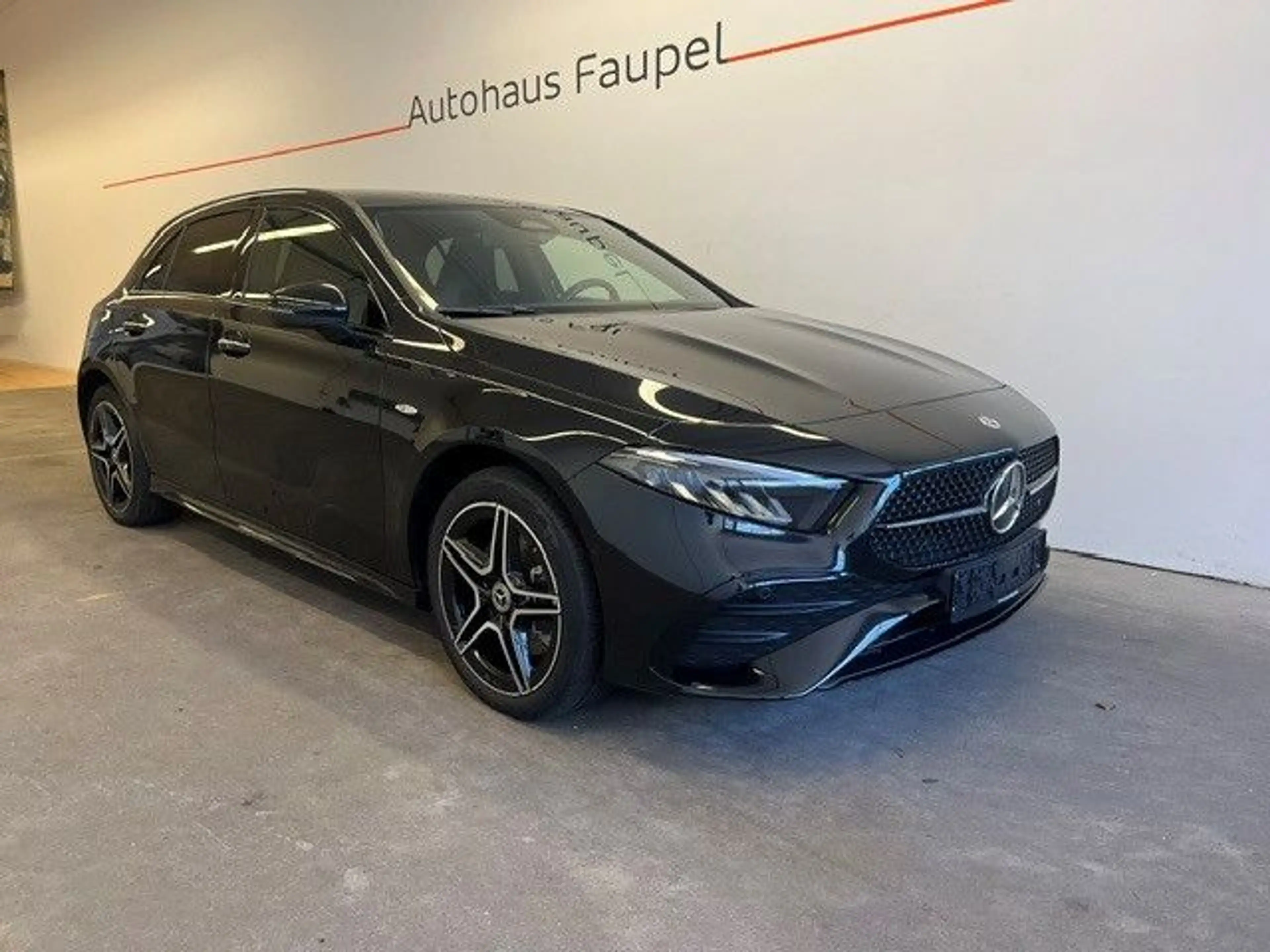Mercedes-Benz A 250 e AMG-Line Panorama Distronic Keyless Go