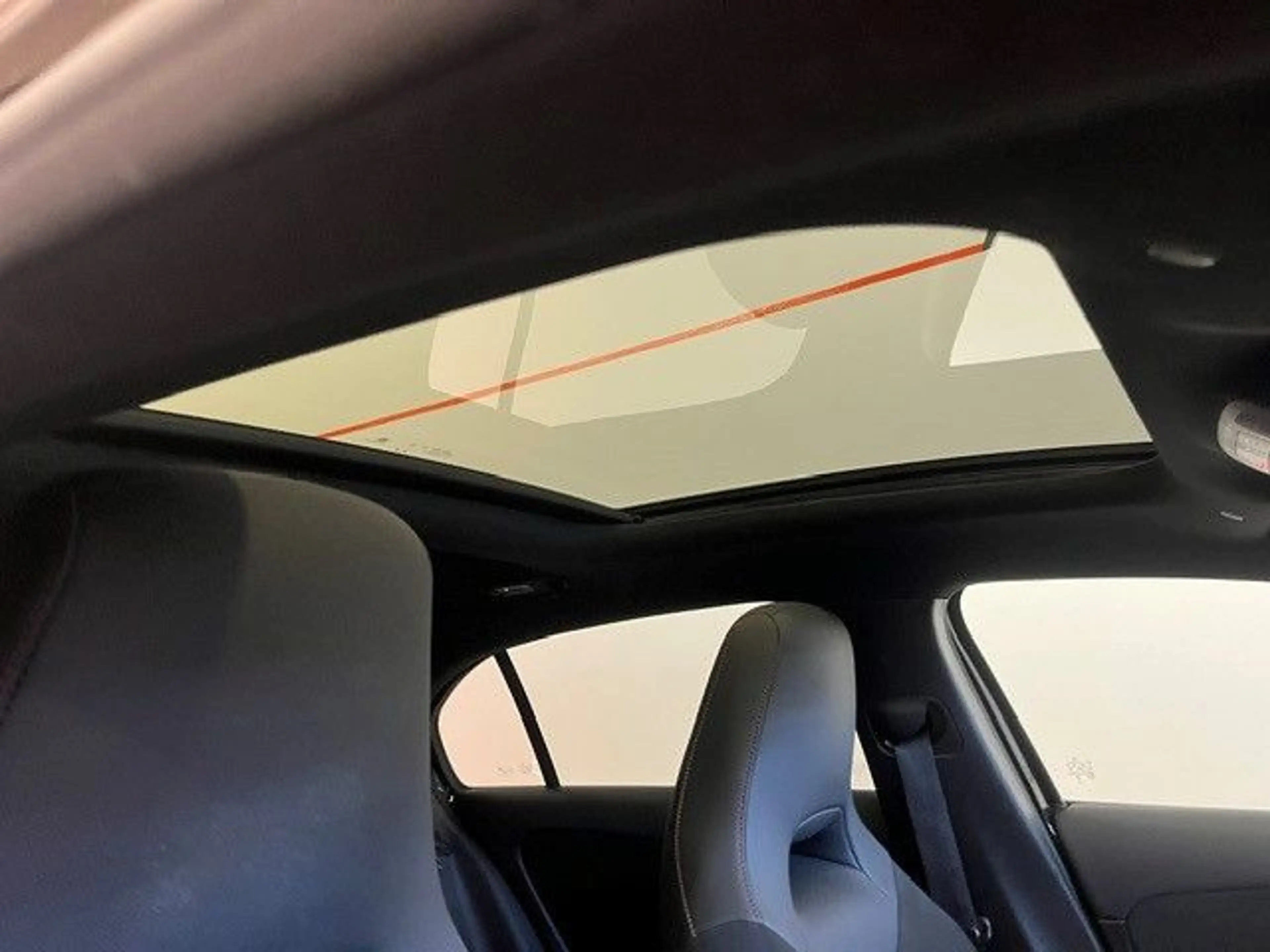 Mercedes-Benz A 250 e AMG-Line Panorama Distronic Keyless Go — photo 7