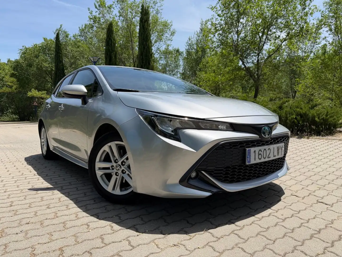Toyota Corolla 1.8 125H ACTIVE TECH E-CVT Gris - 2