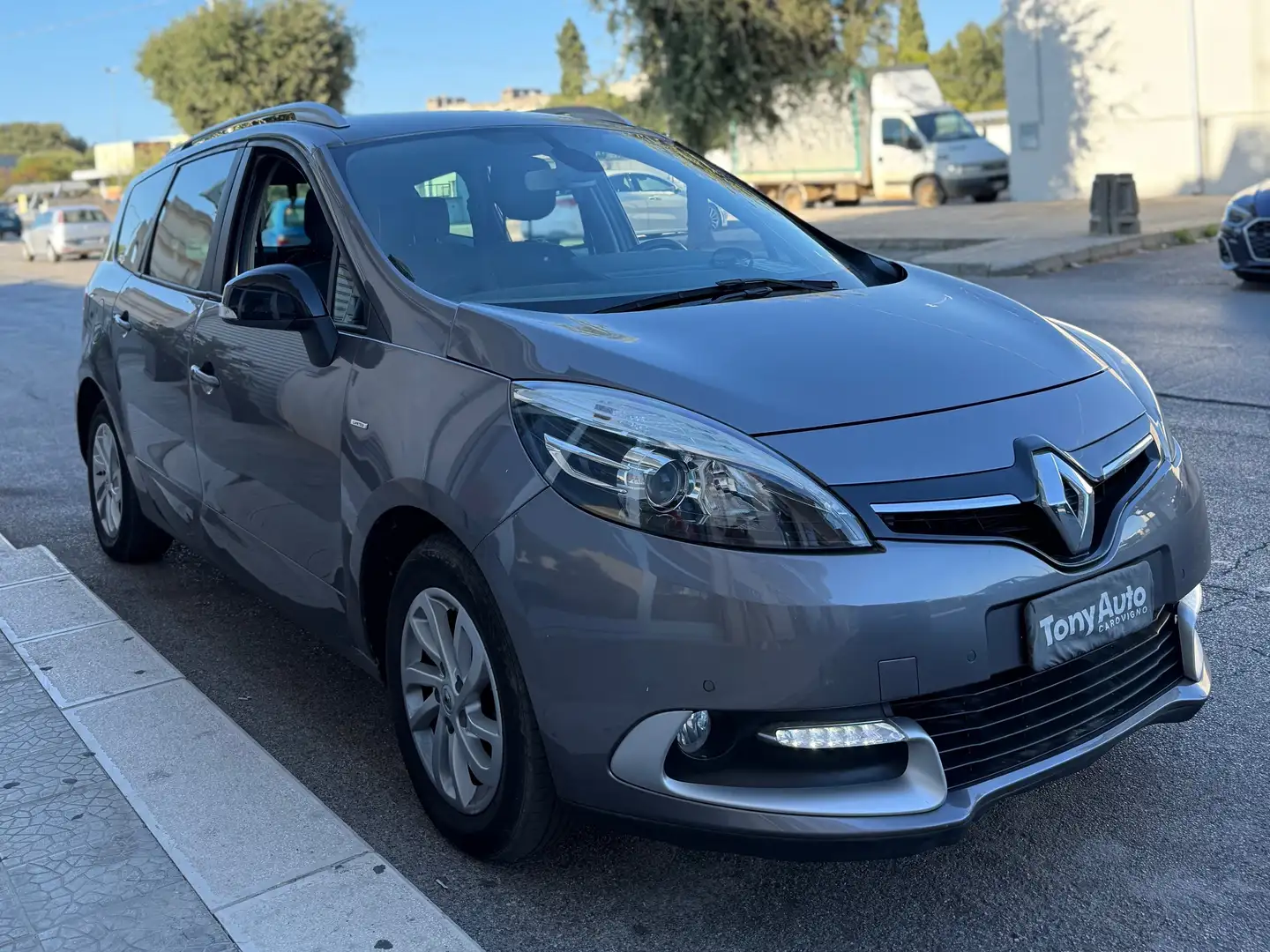 Renault Scenic 1.5 dci Limited aut. 110cv 7 POSTI,NAVI,TELECAMERA Grau - 1